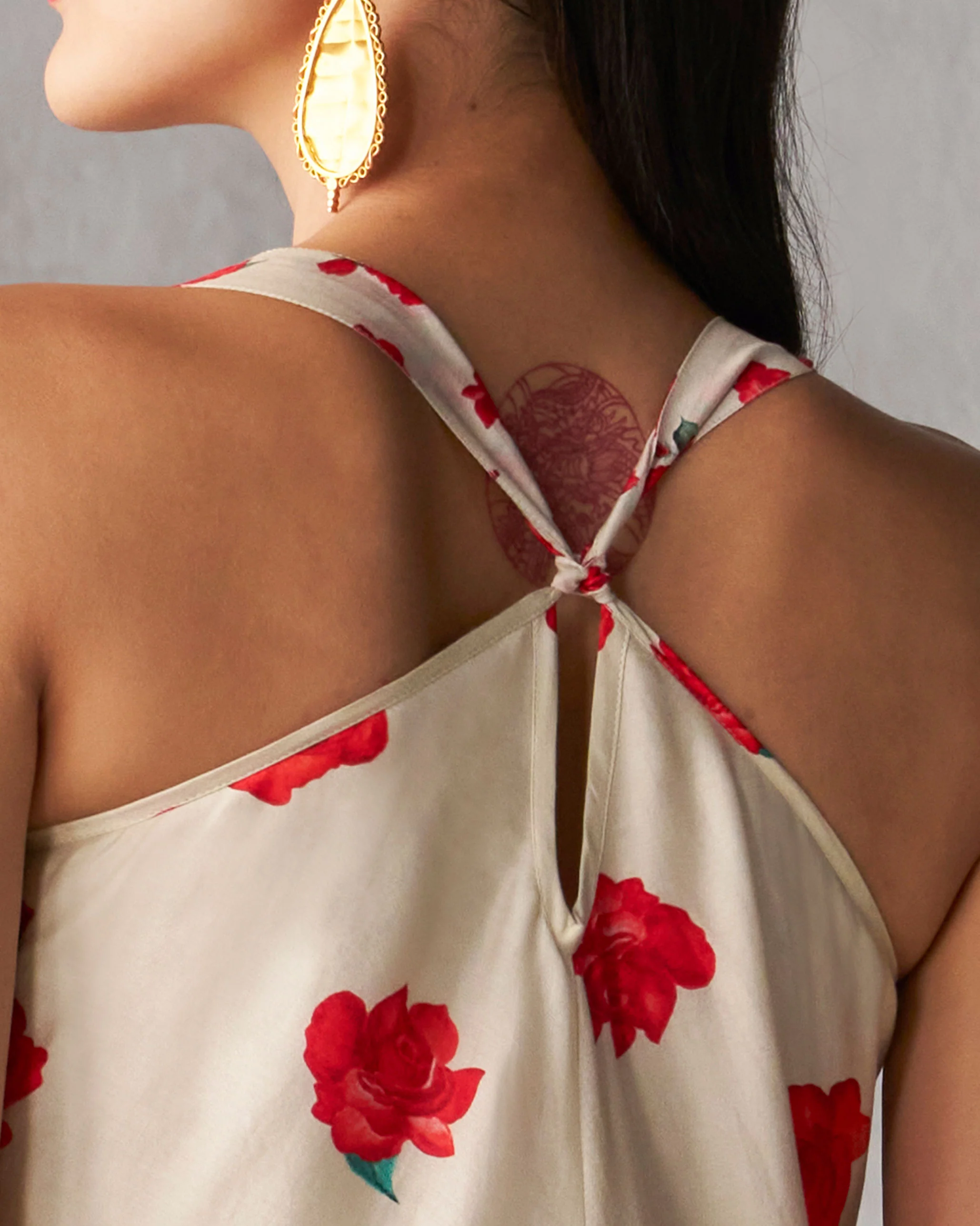 Akira Twistback Dress - Ivory & Red - Image 4