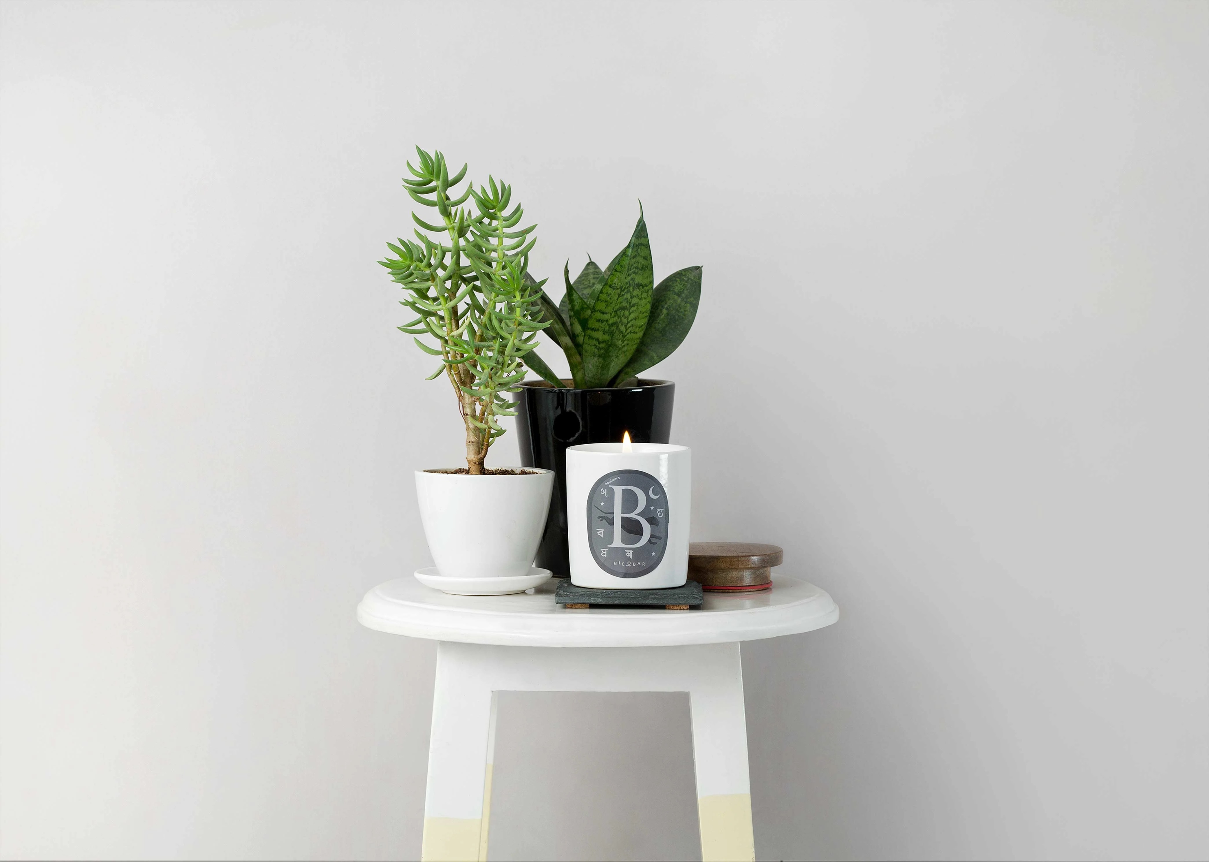 Alphabet B Candle - Image 3