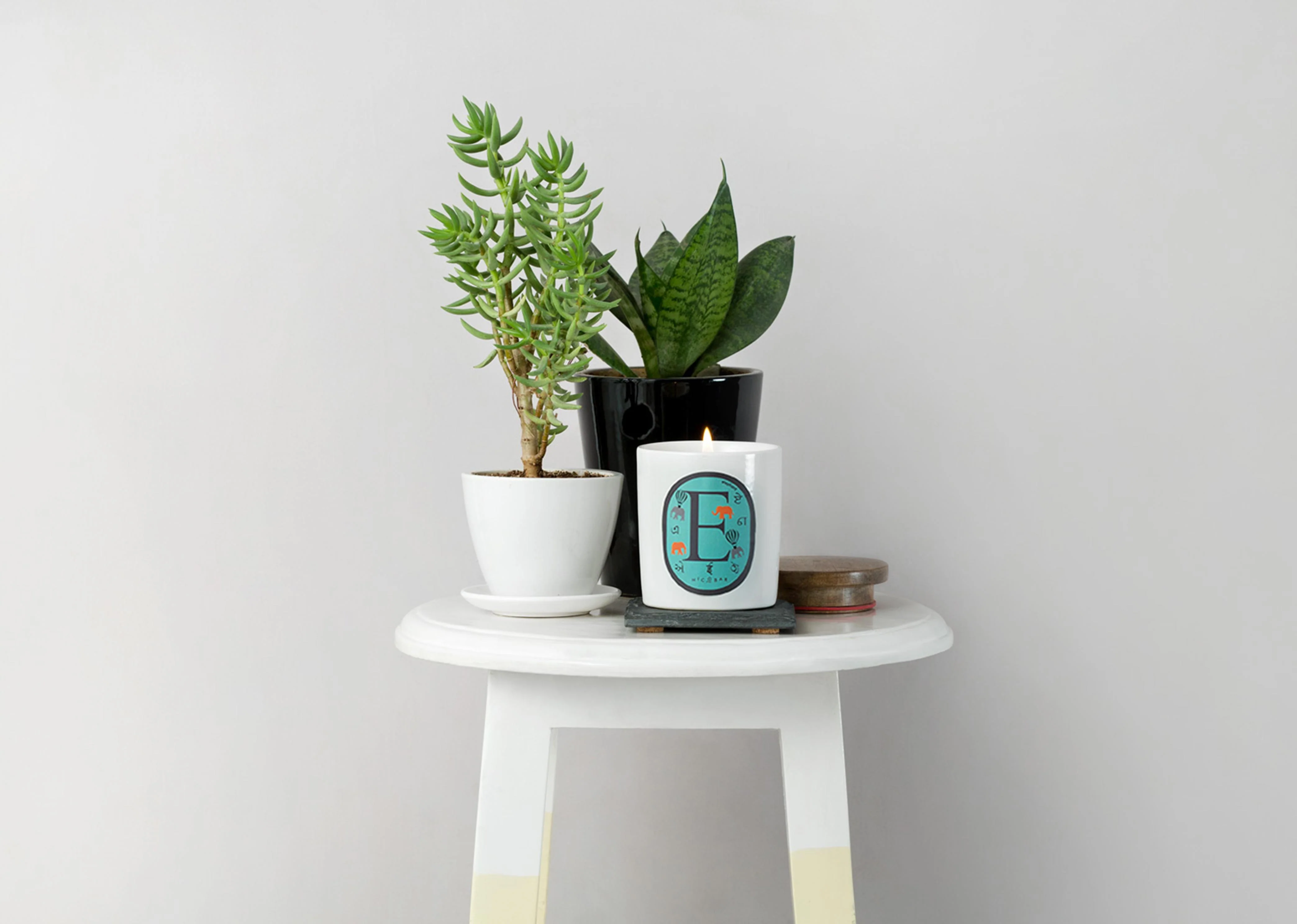 Alphabet E Candle - Image 3