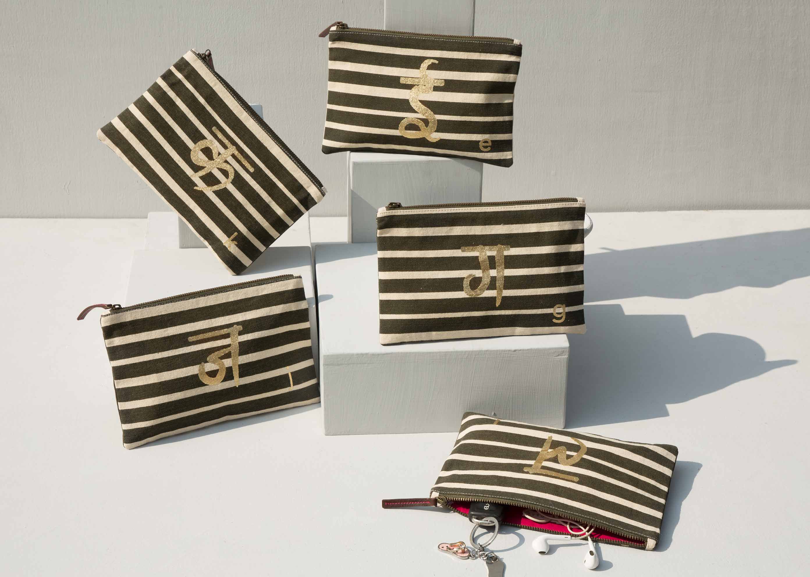 Alphabet G Pouch - Image 3