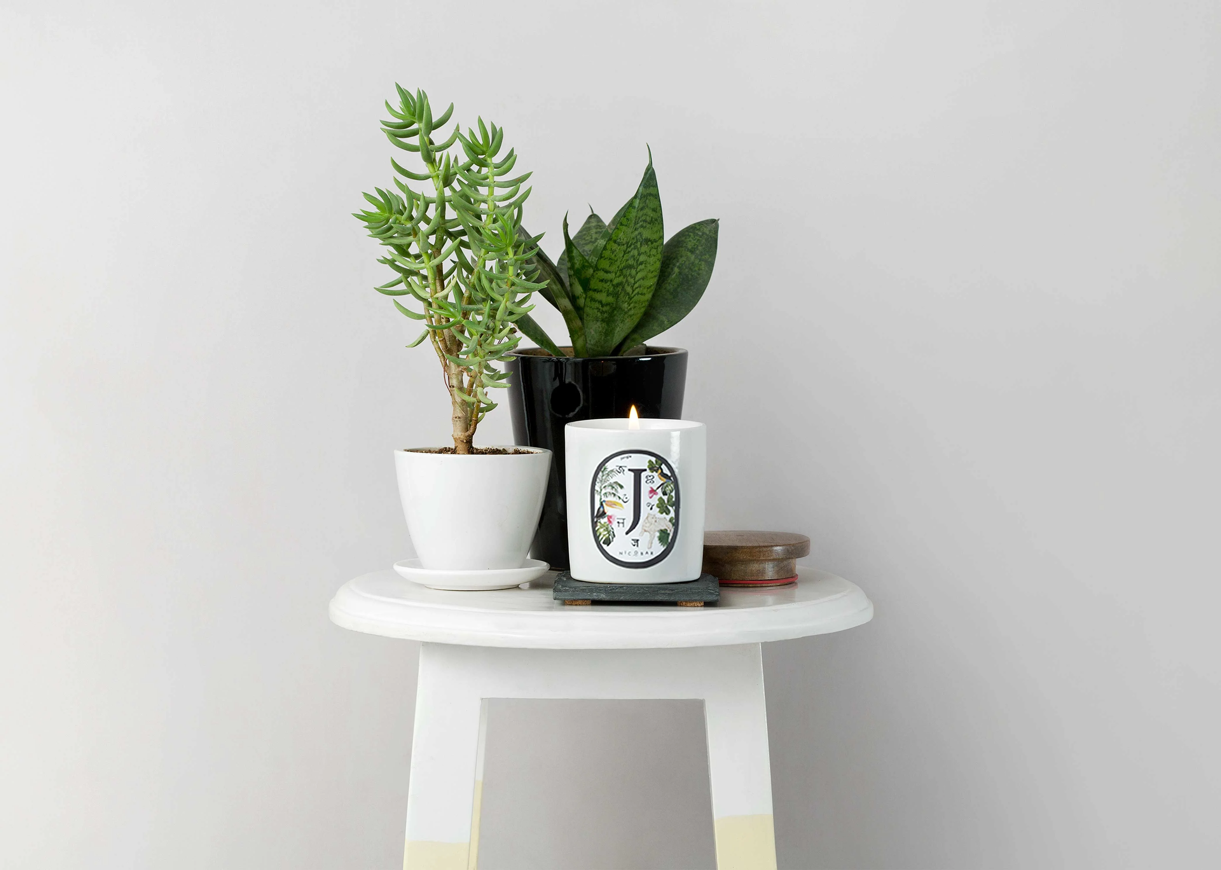 Alphabet J candle - Image 3