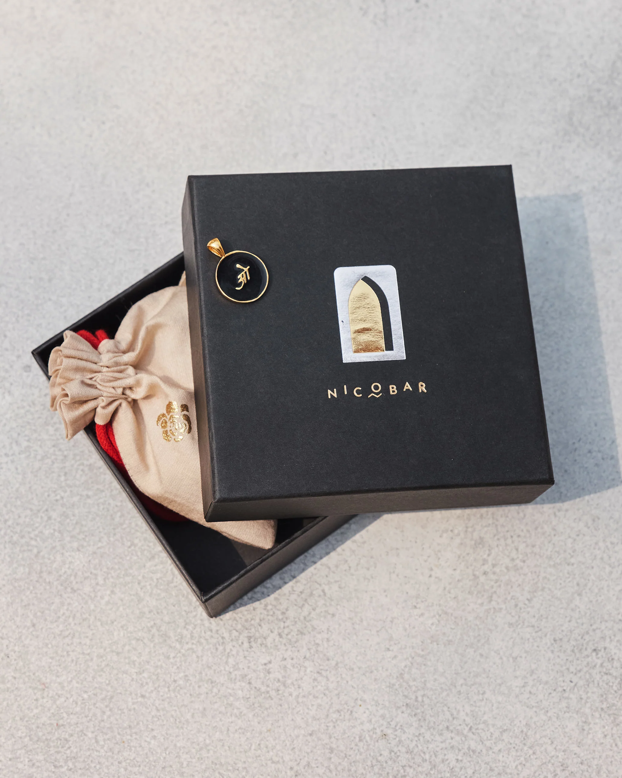 Alphabet O Charm- Black & Gold - Image 7