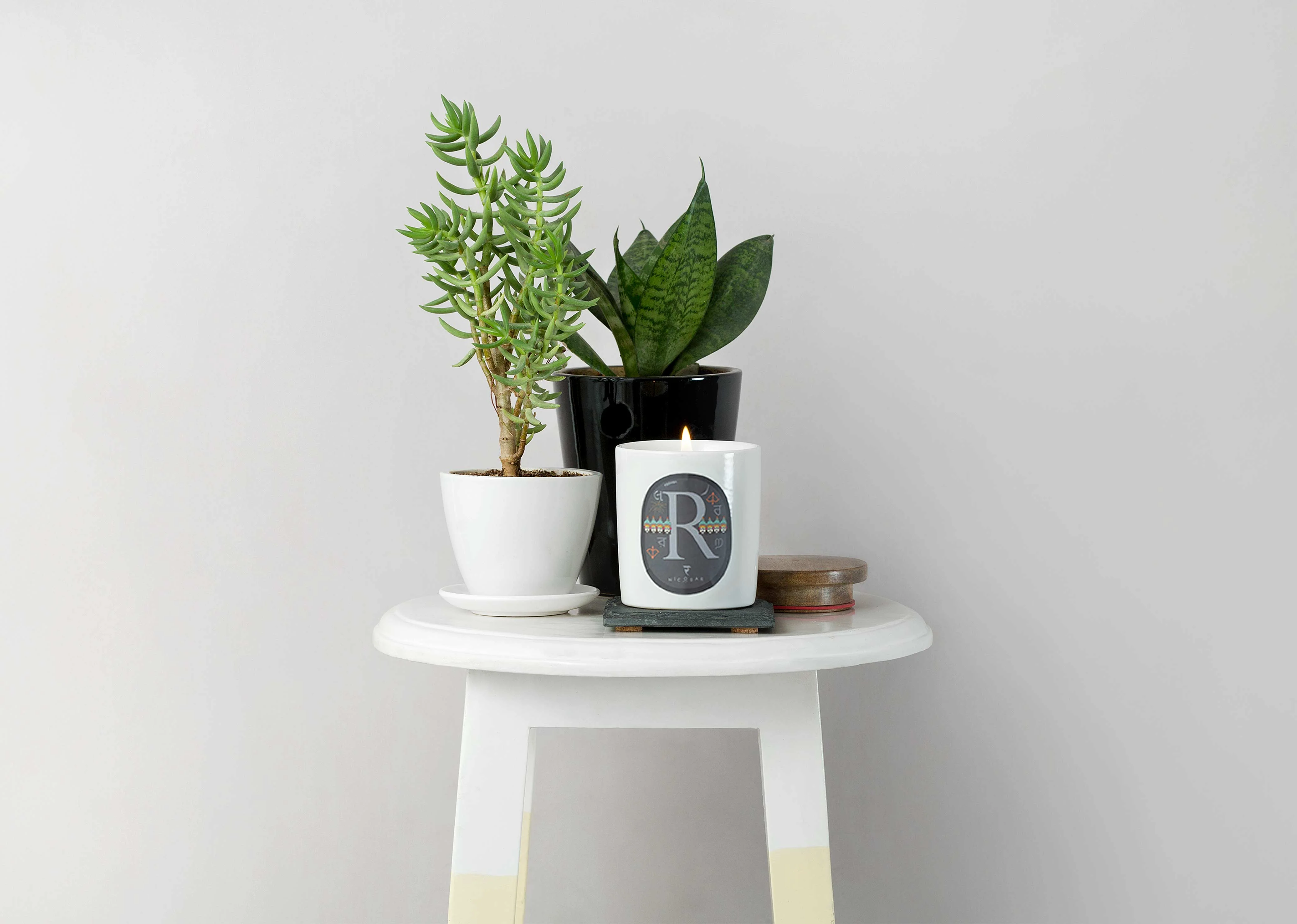 Alphabet R Candle - Image 3