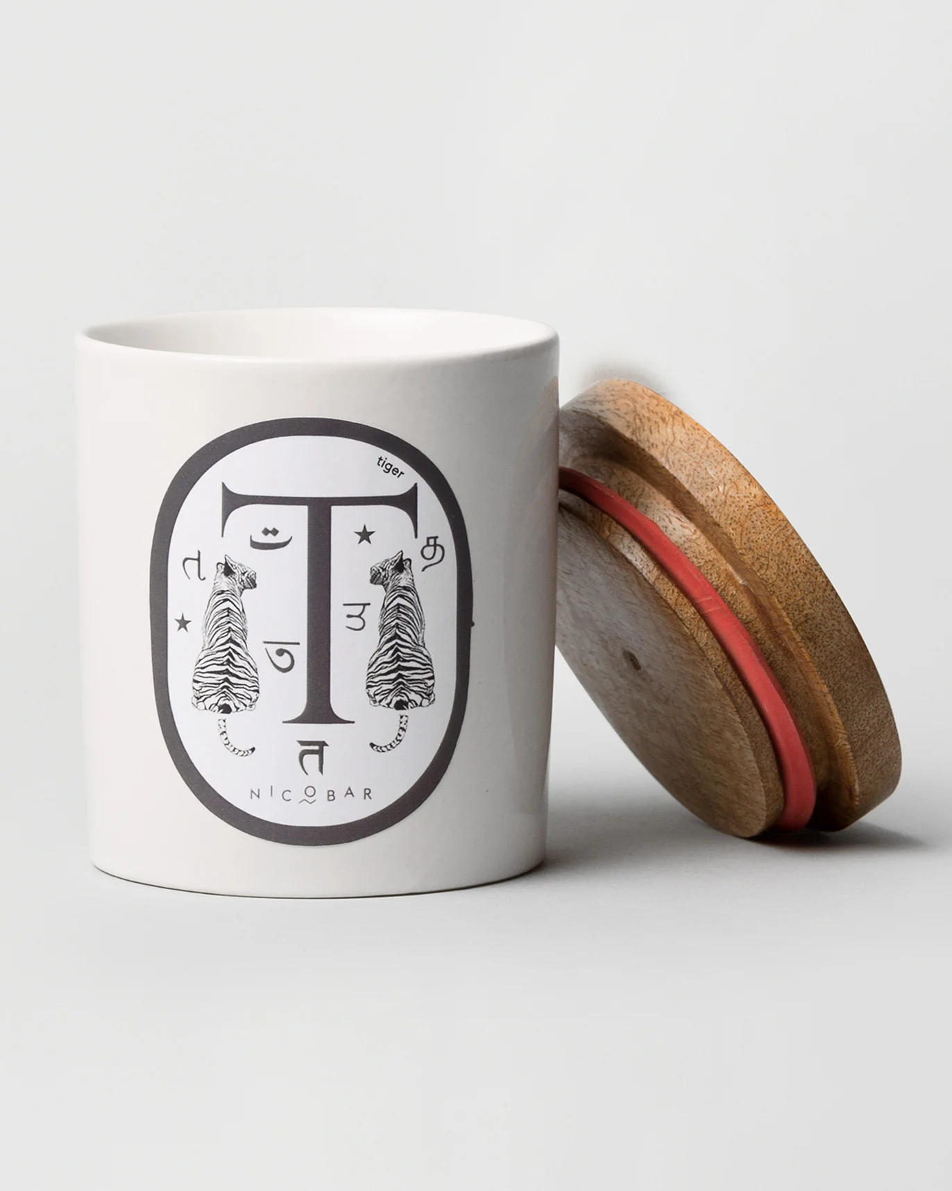 Alphabet T candle - Image 2