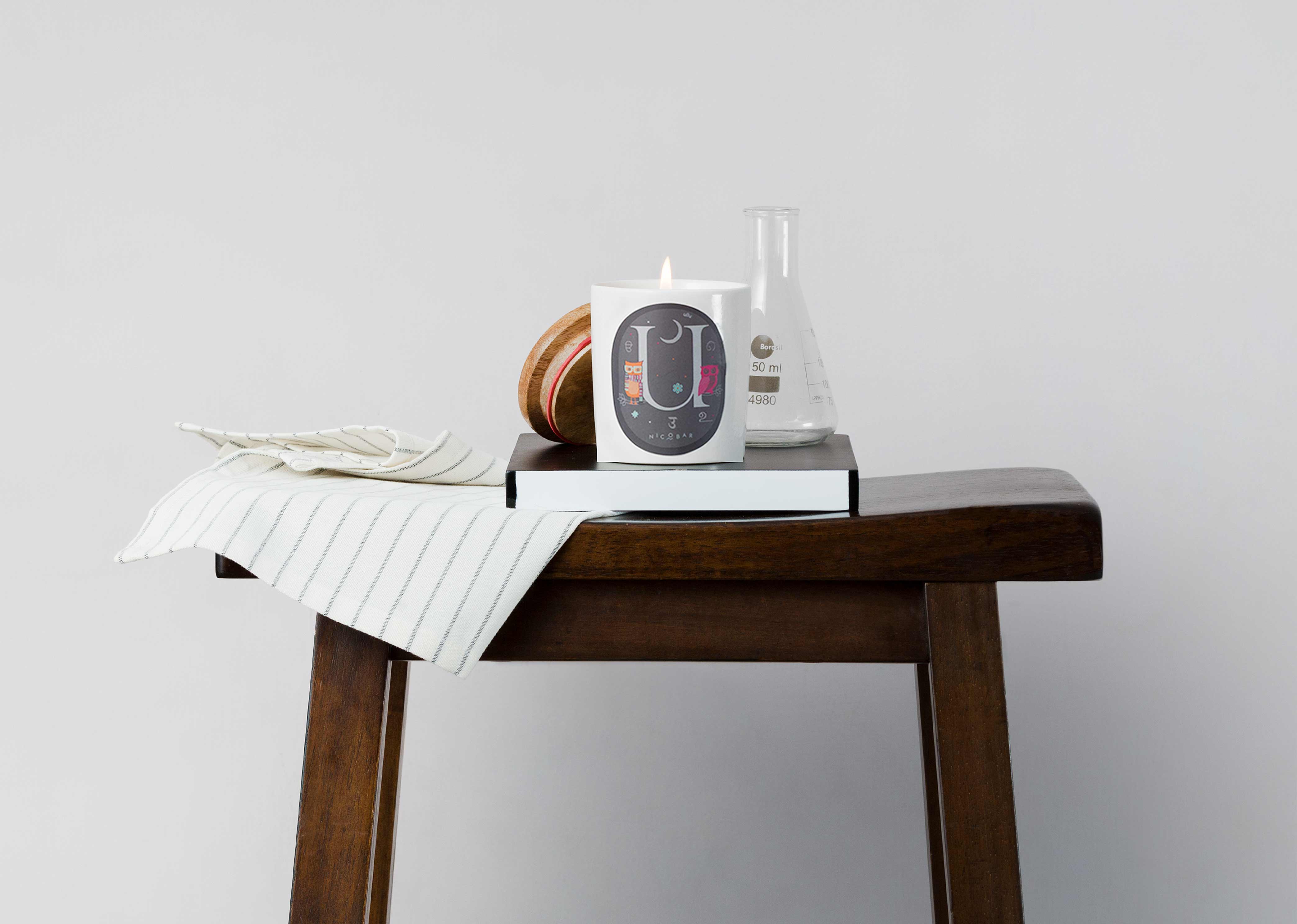 Alphabet U Candle - Image 3