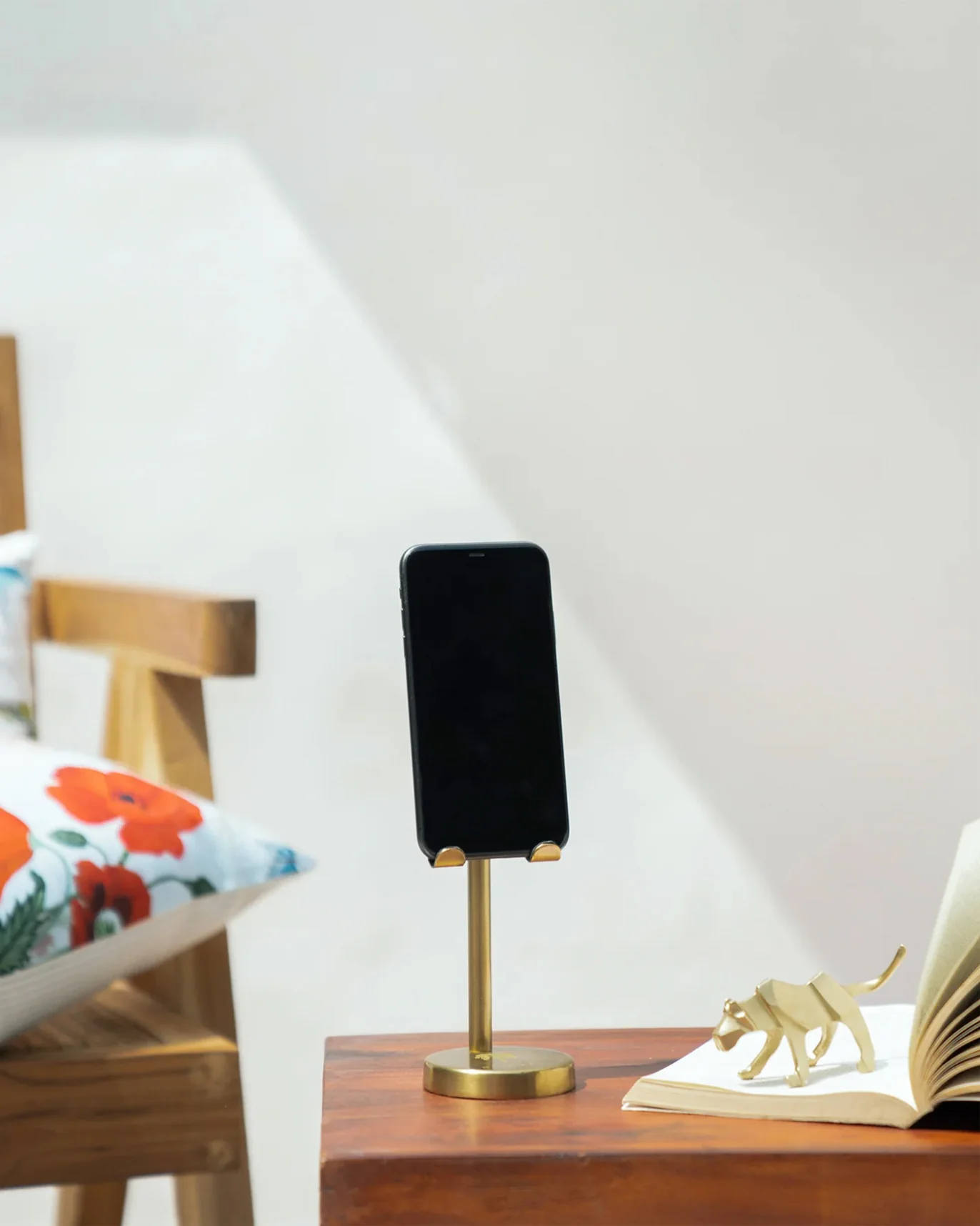 Alpine Phone Stand - Image 5