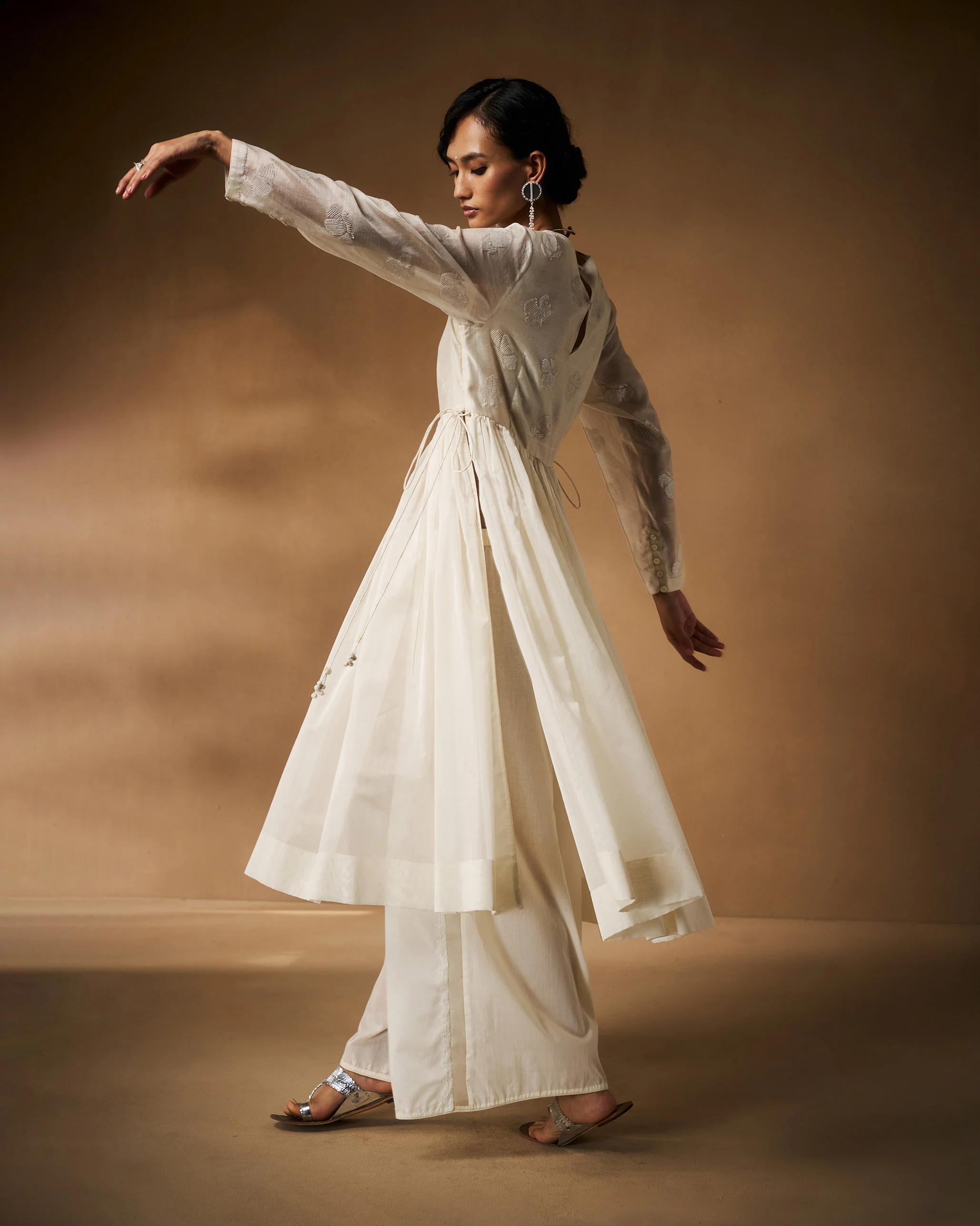 Amaya Kurta - Ivory Hand Embroidered - Image 6