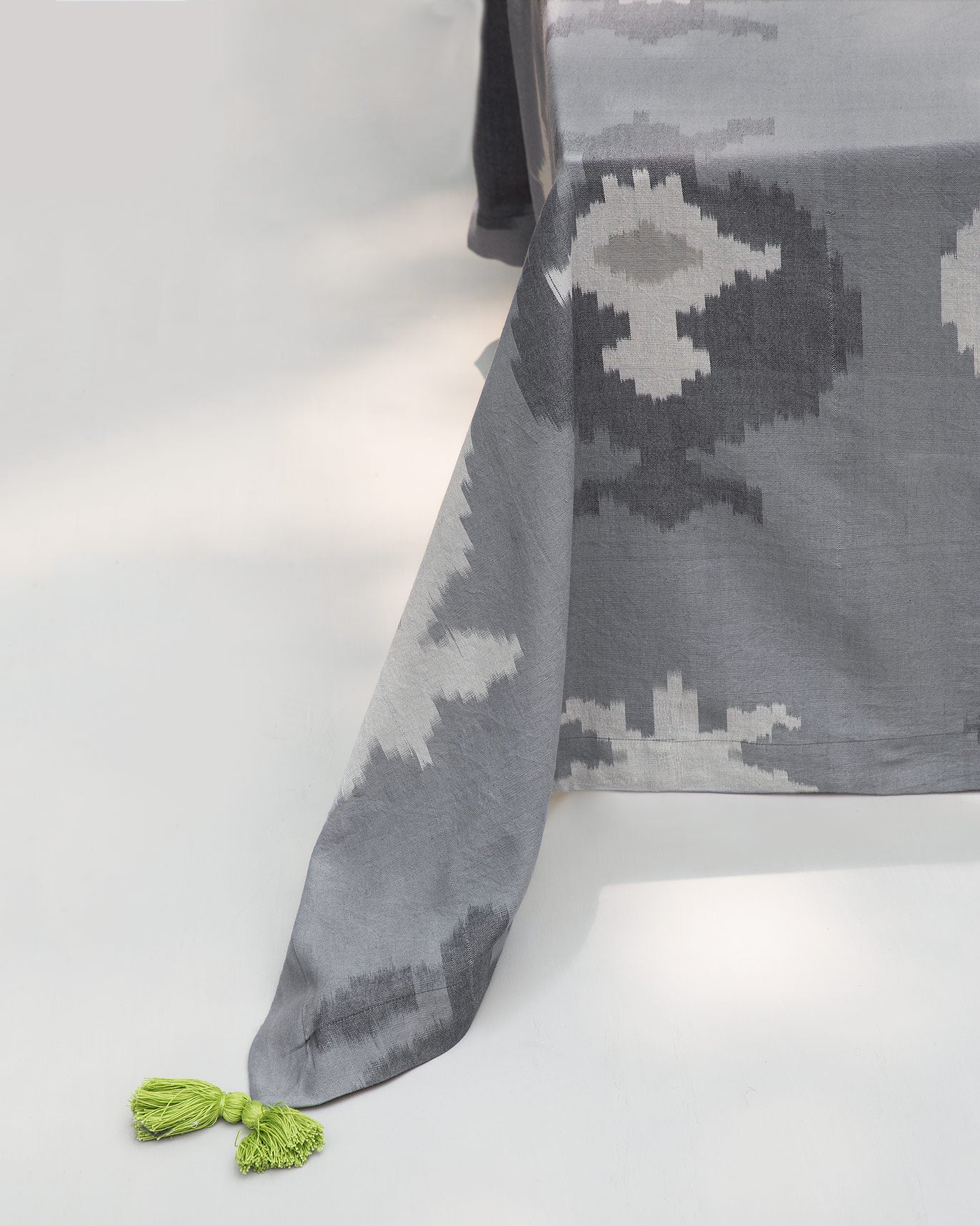Anar Bed Cover - Charcoal - Image 2