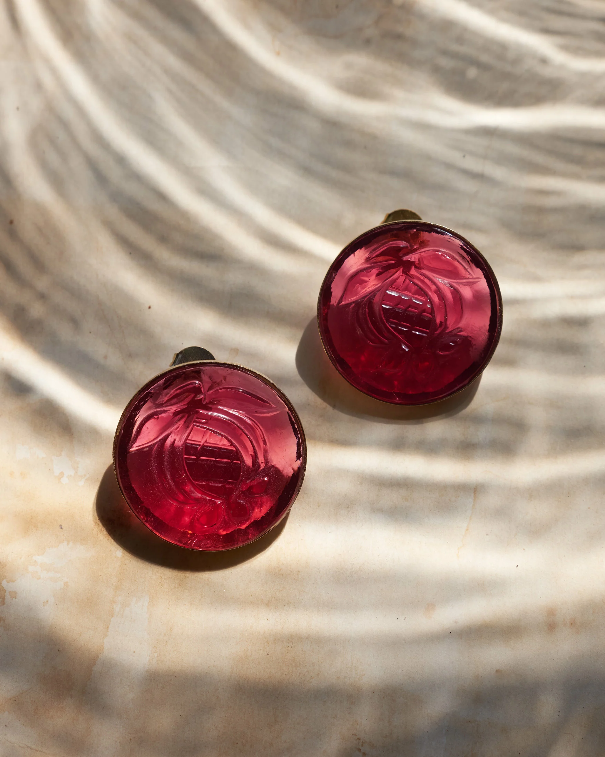 Anar Glass Seal Studs Large - Red - Image 2