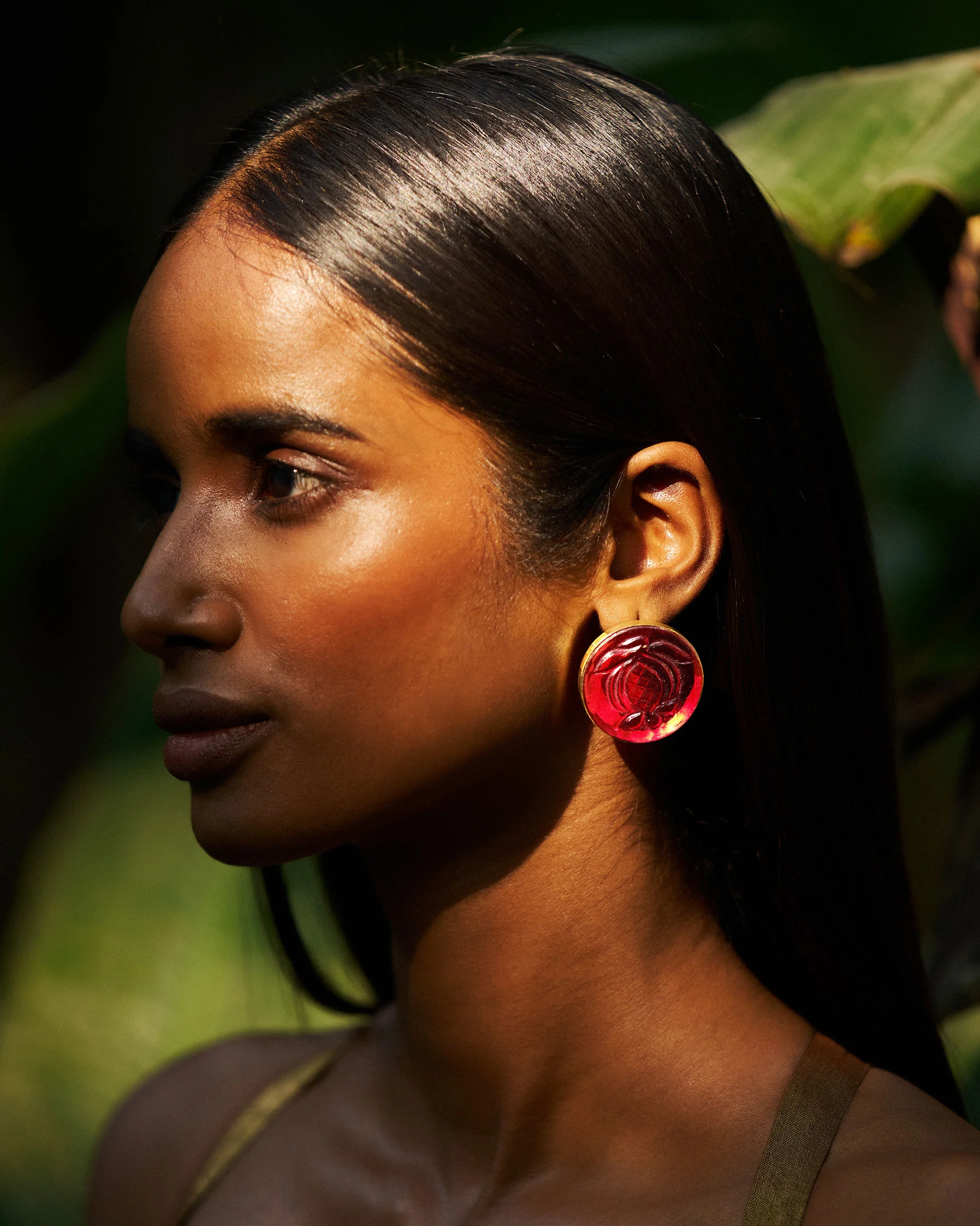 Anar Glass Seal Studs Large - Red - Image 4