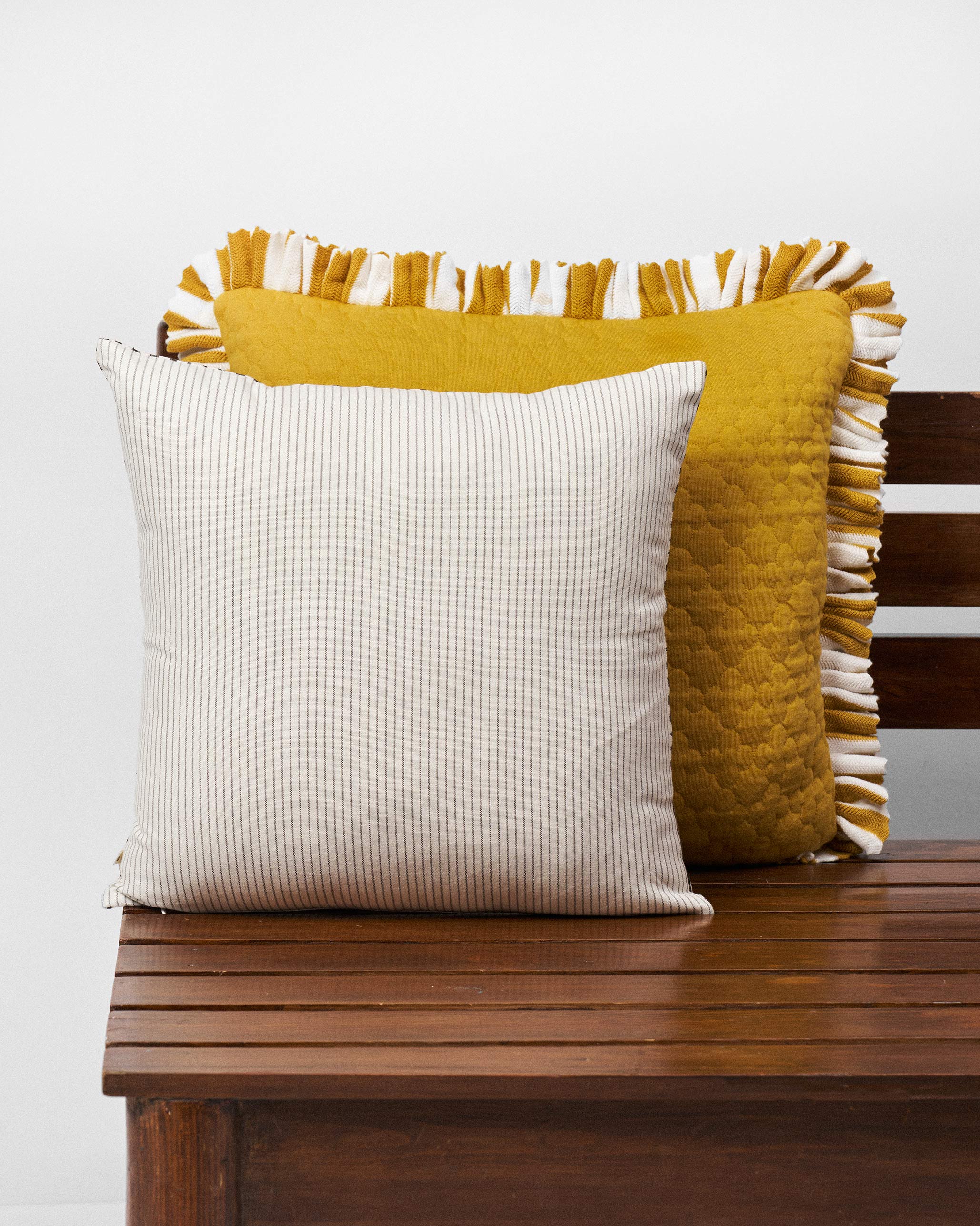 Ara Cushion Cover - Image 2
