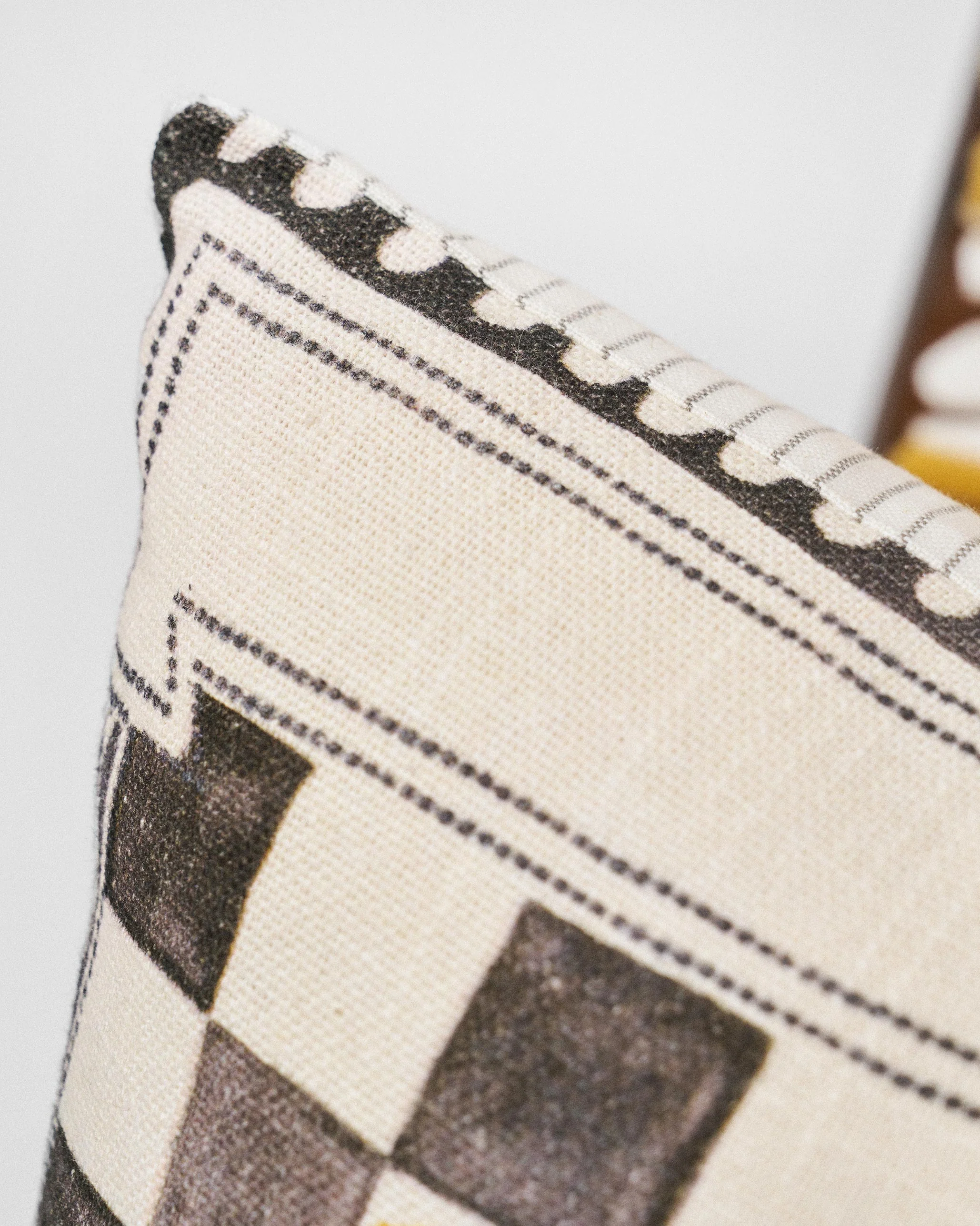 Ara Cushion Cover - Image 4