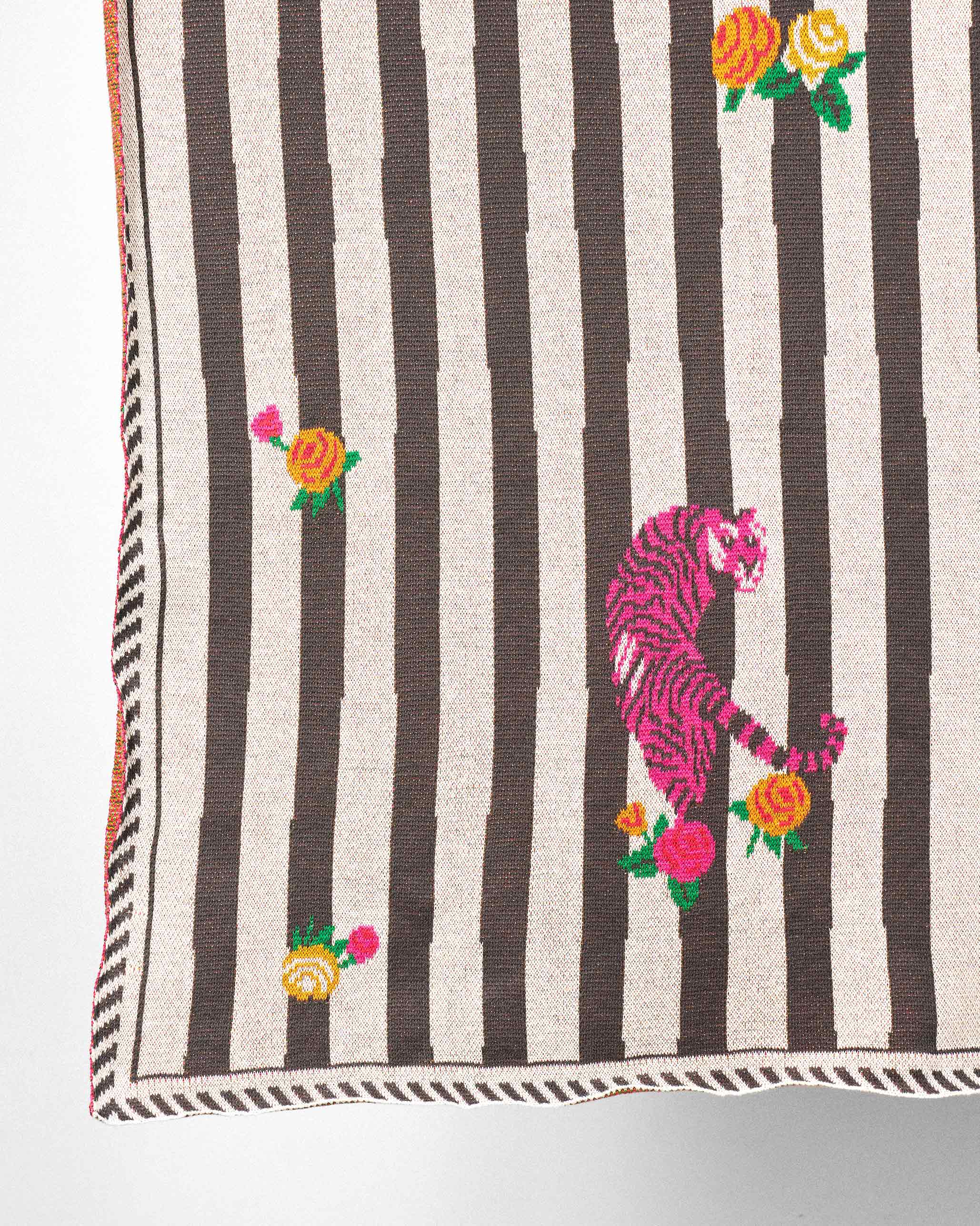 Ara Throw - Image 4