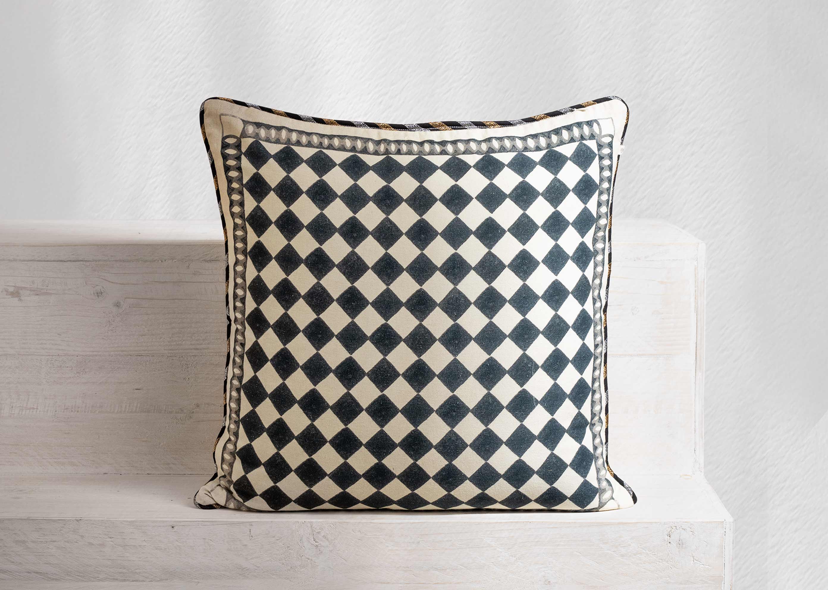 Arabesko Cushion Cover - Charcoal - Image 3