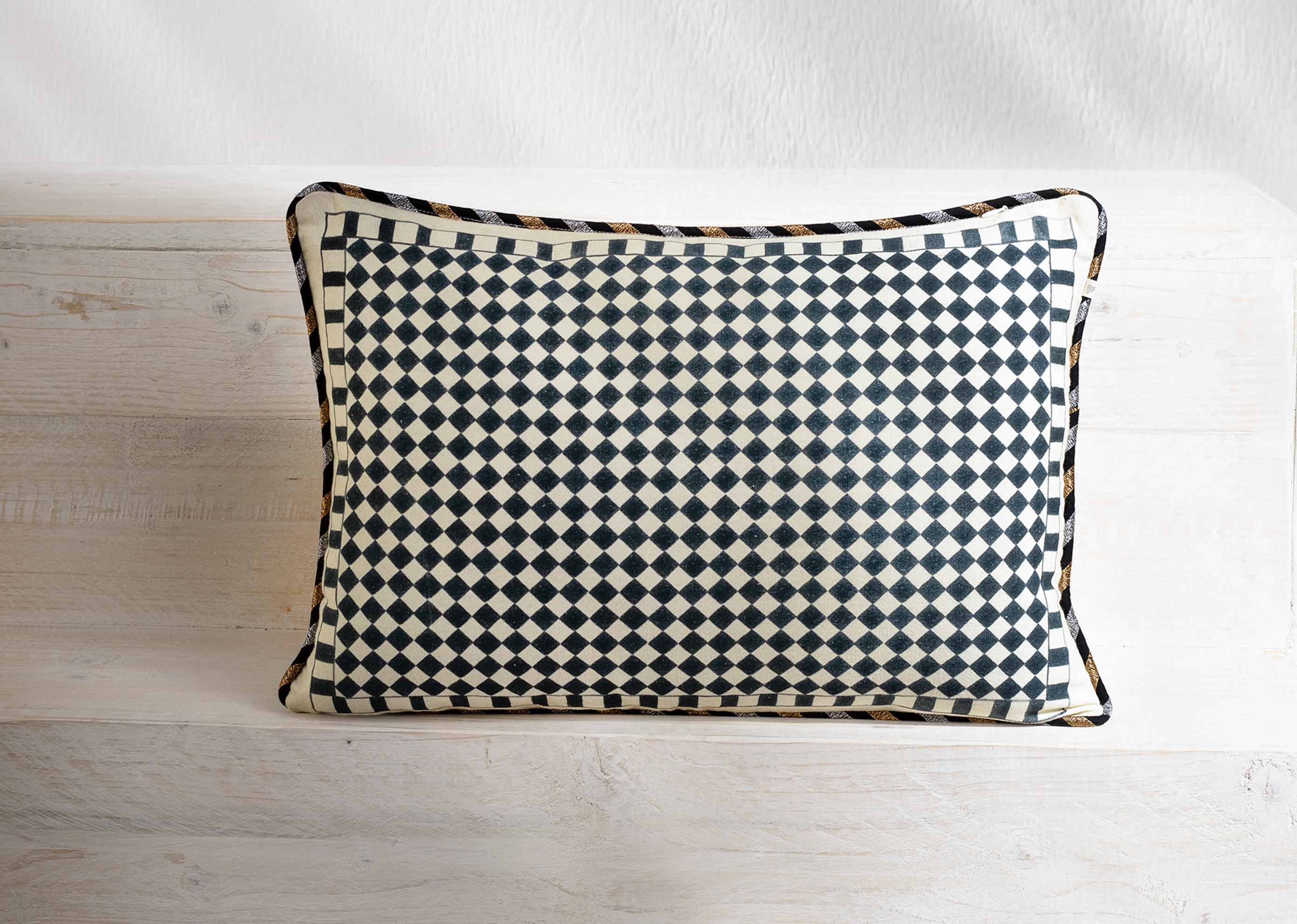 Arabesko Lumbar Cushion Cover - Charcoal - Image 3