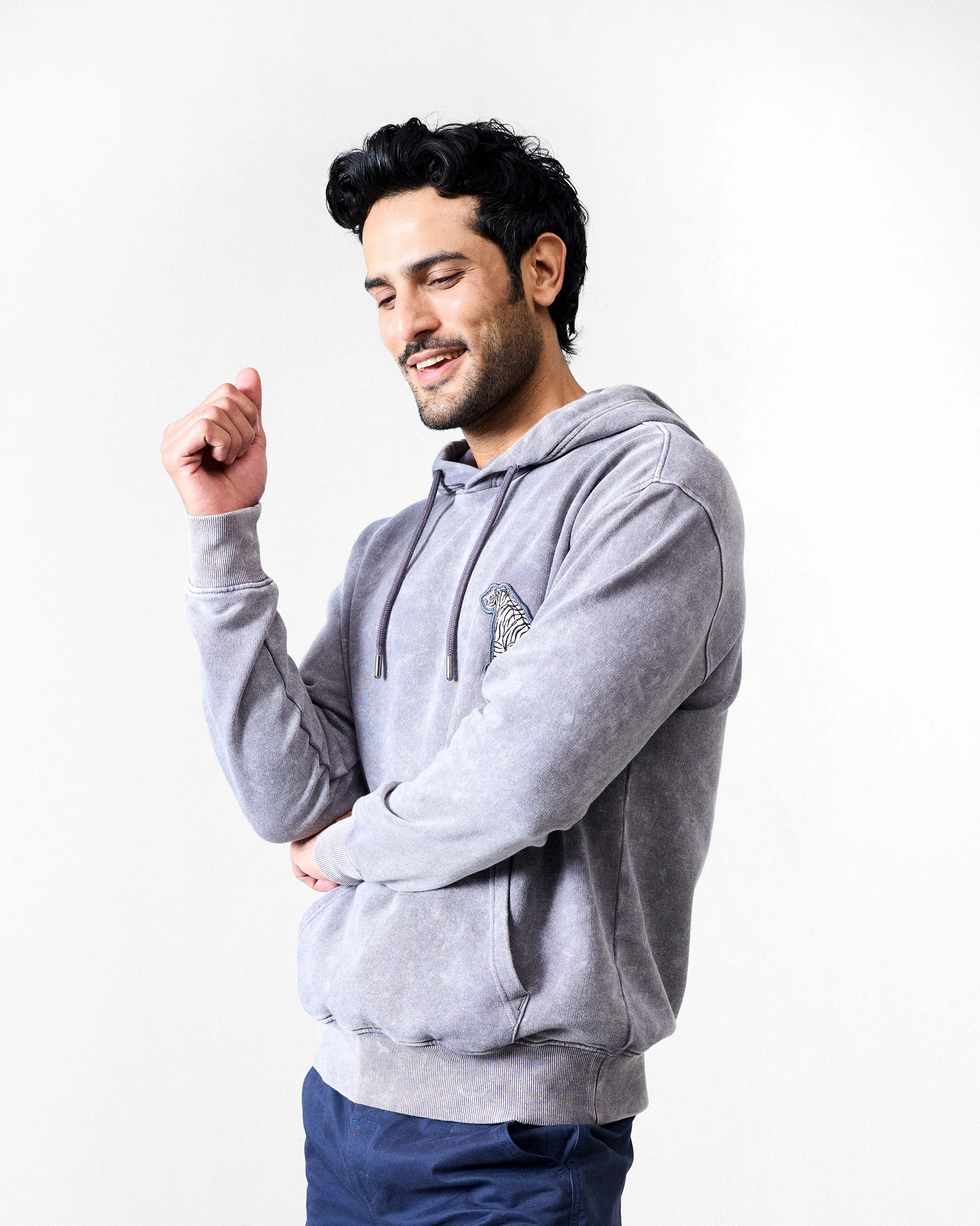 Aro Sweatshirt - Charcoal - Image 4