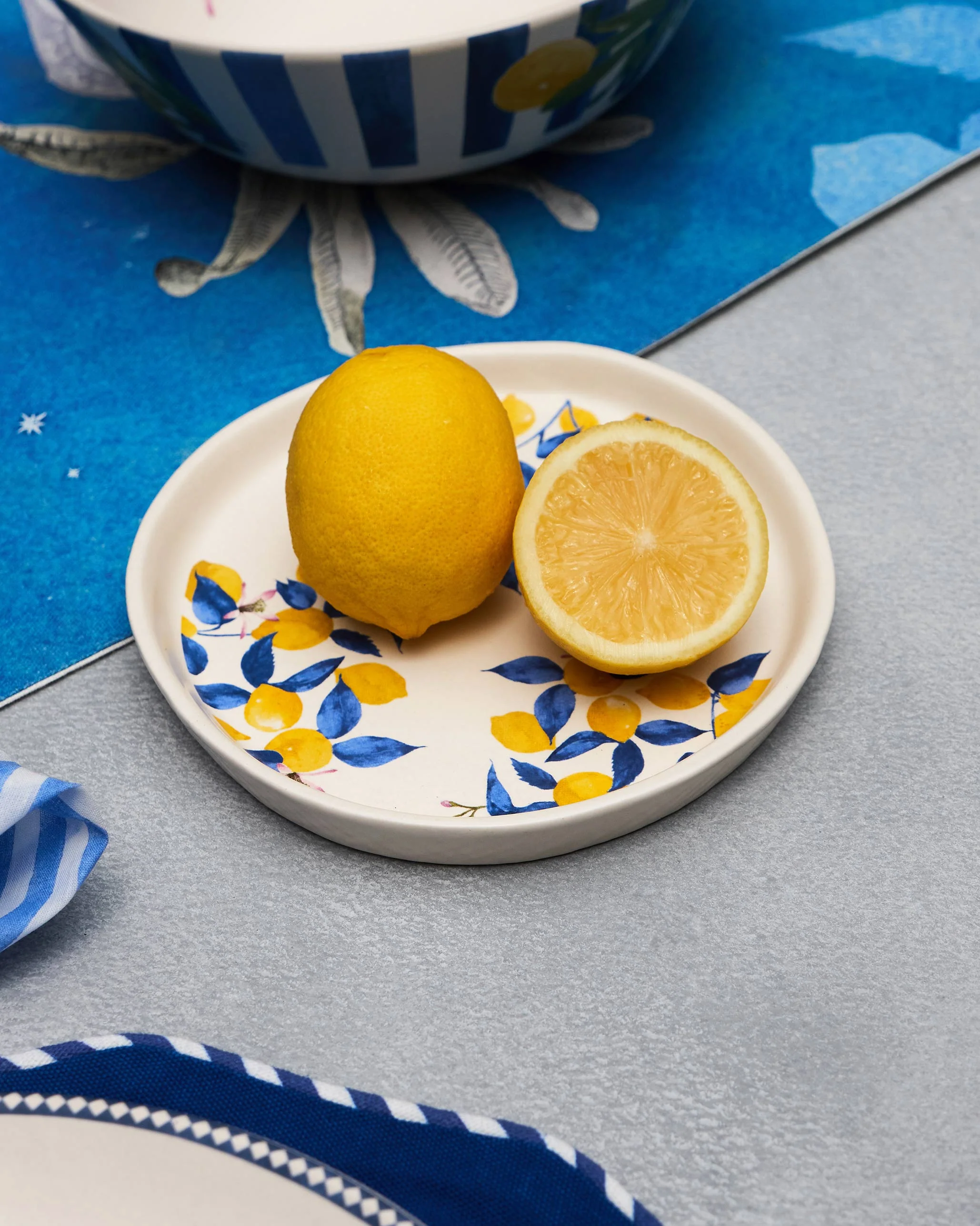 Asfar Dessert Plate - Image 4