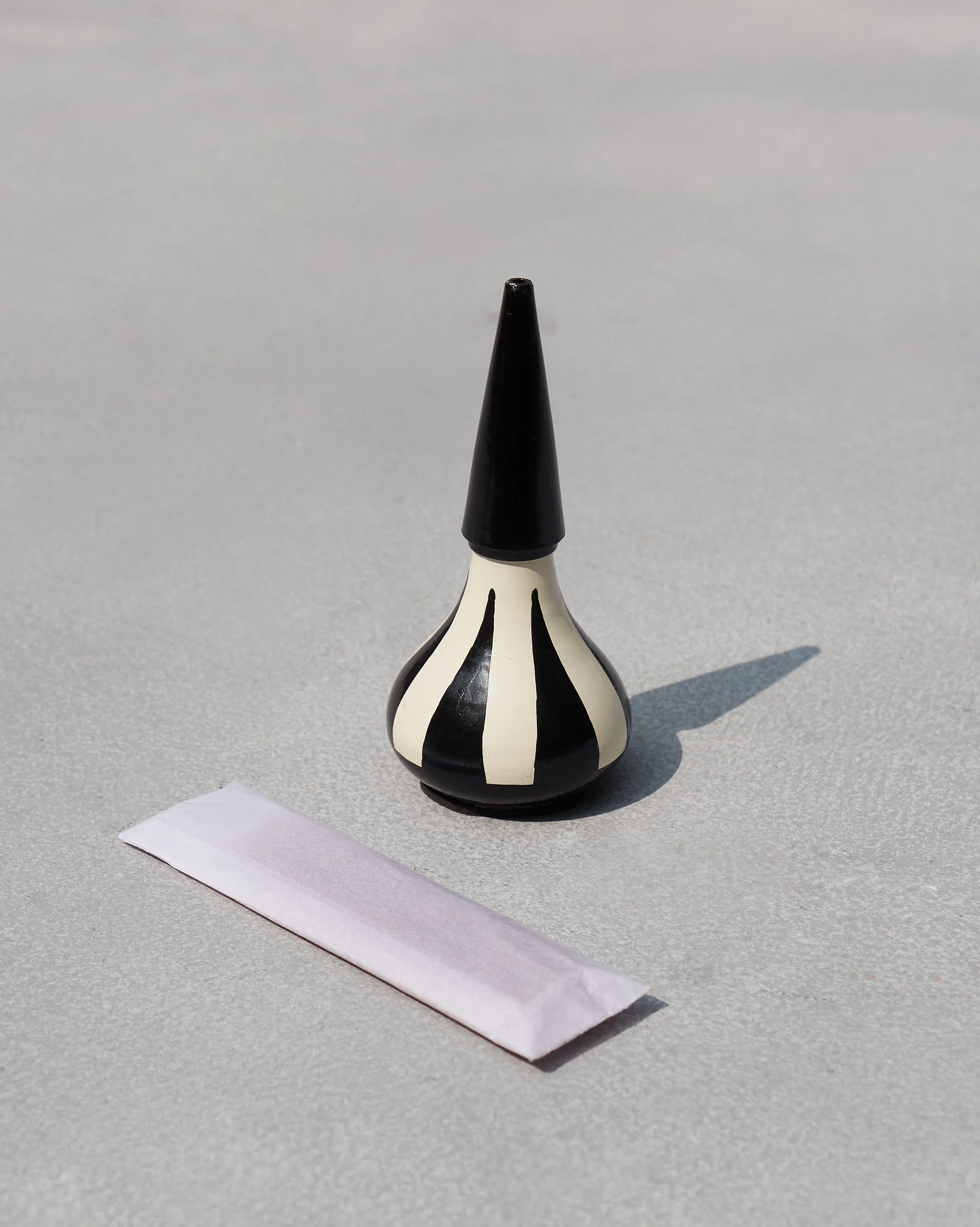 Asfar Incense Holder with 12 Incense Sticks - Image 2