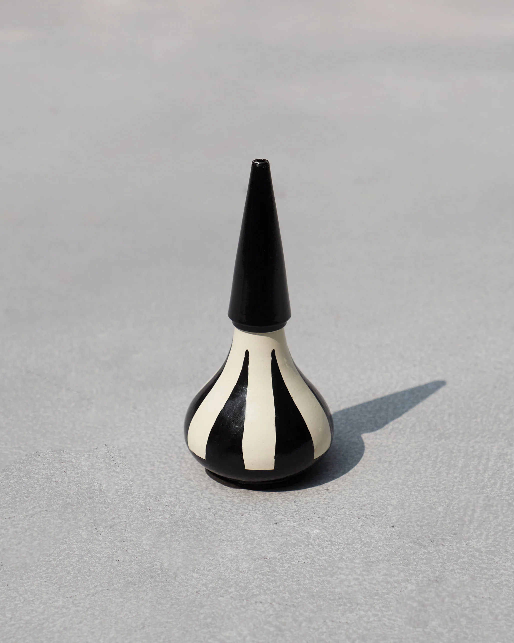 Asfar Incense Holder with 12 Incense Sticks - Image 3