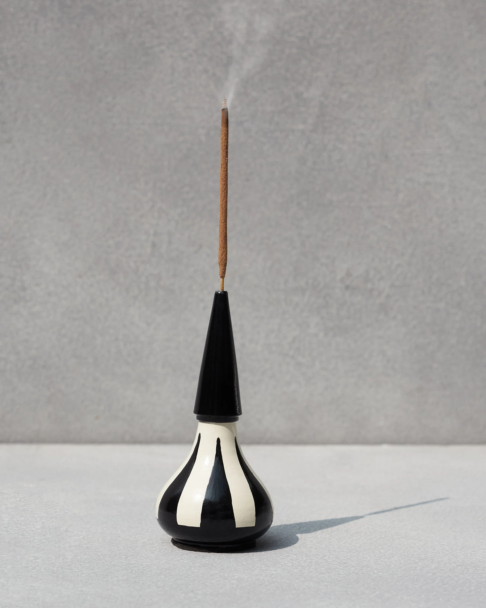 Asfar Incense Holder with 12 Incense Sticks - Image 4