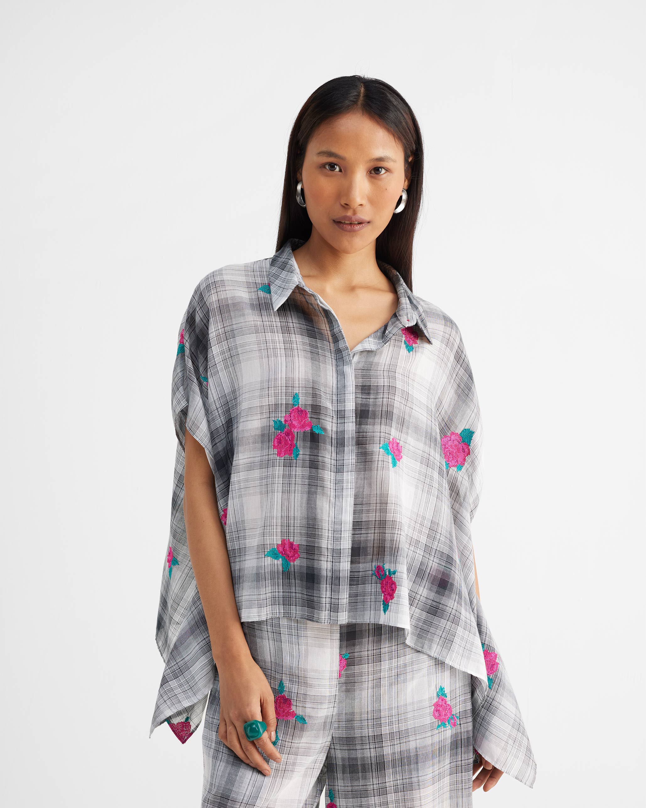 Asymmetrical Hem Top - Black & White Embroidery - Image 7