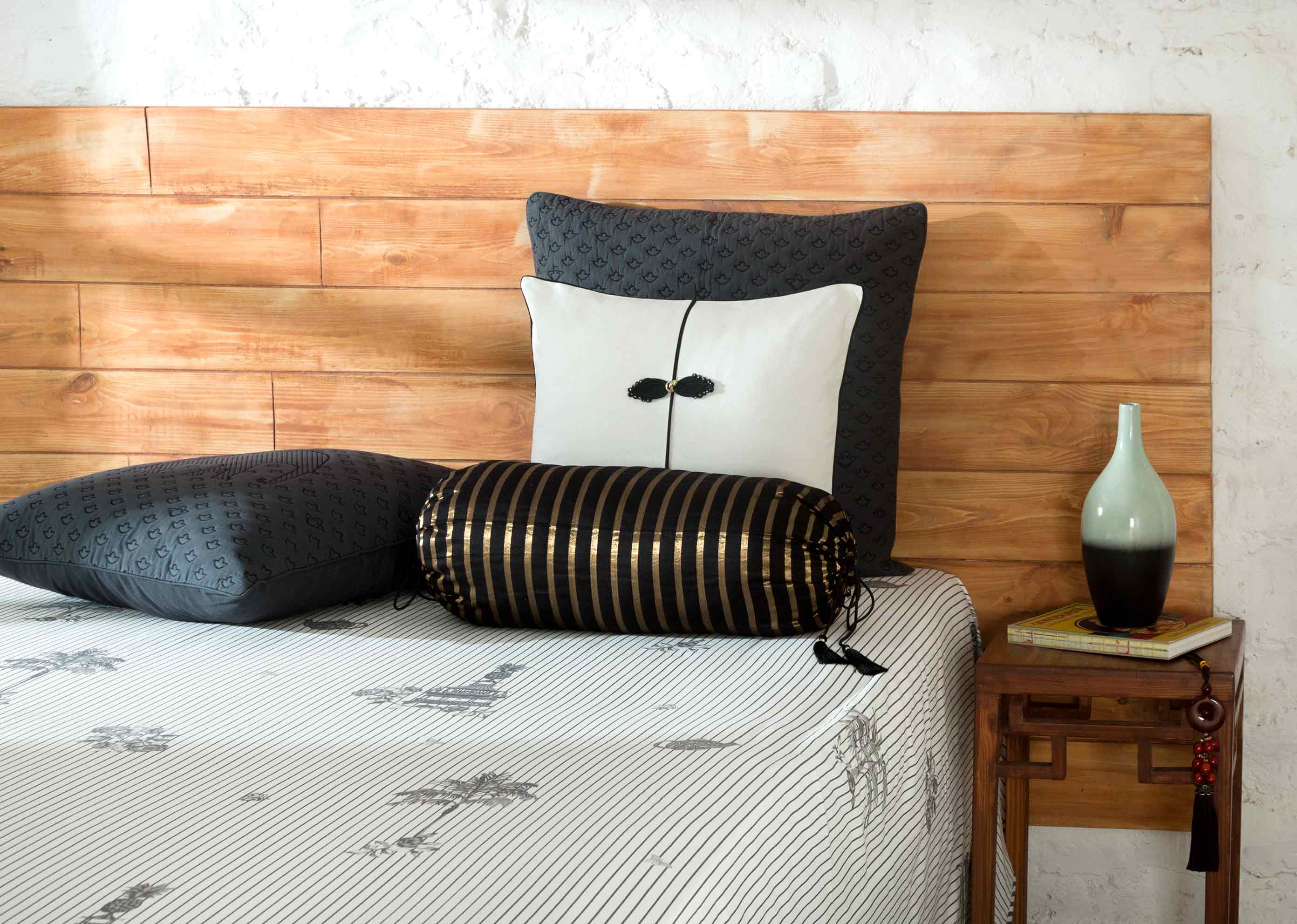 Aurum Bolster Cover - Image 3