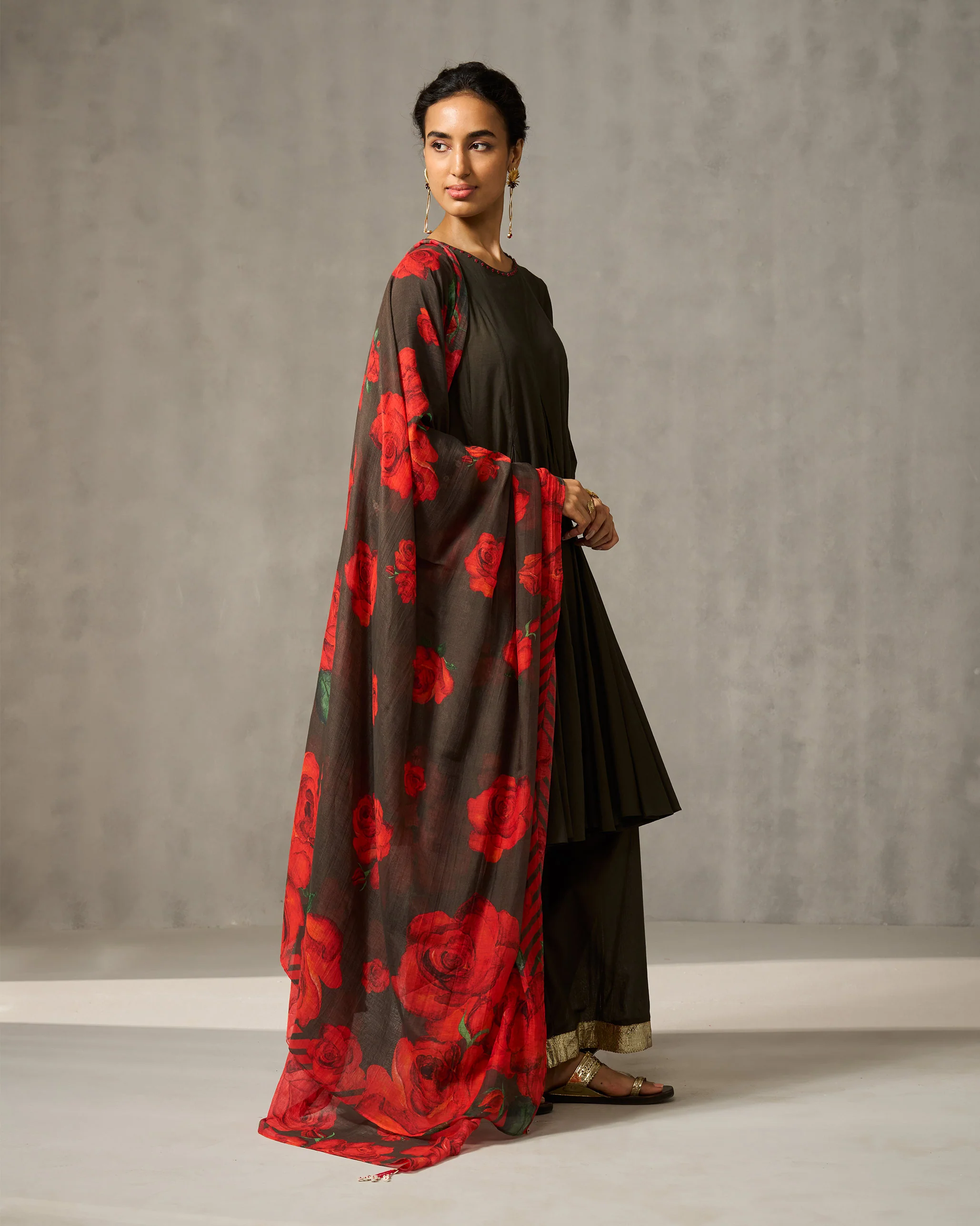 Autumn Bloom Dupatta - Green & Red Print - Image 4