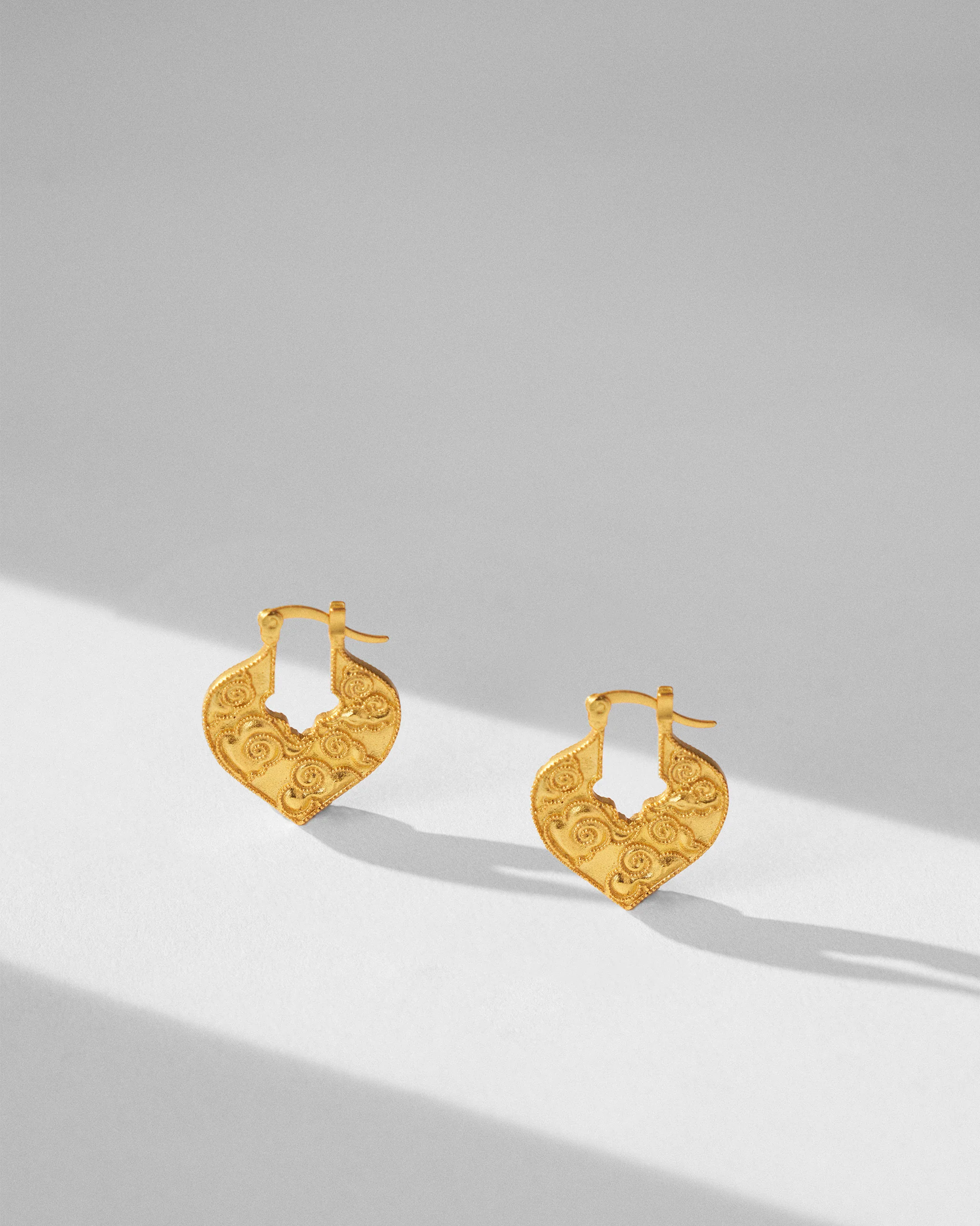 Badal Dil Earrings - Gold - Image 3