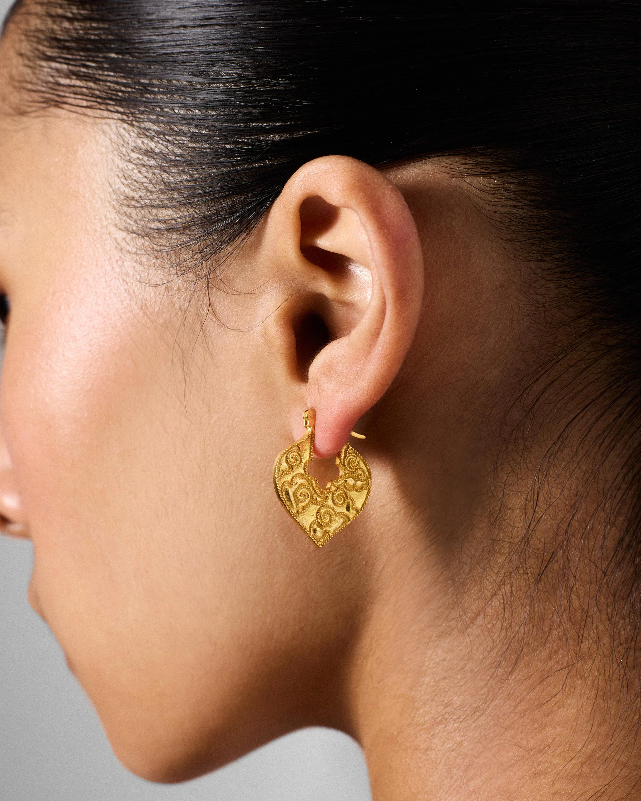 Badal Dil Earrings - Gold - Image 6