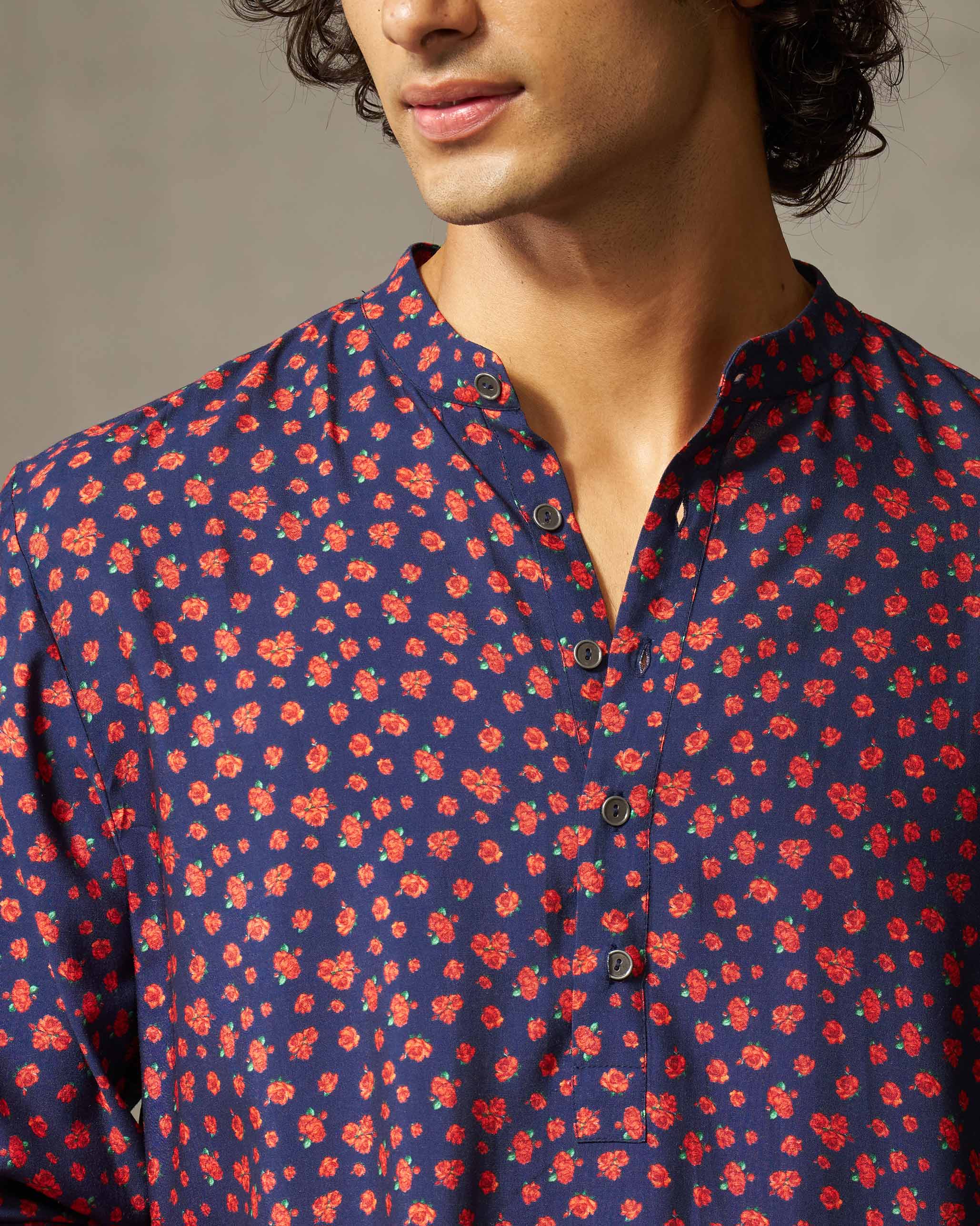 Bageecha Kurta - Red & Blue Print - Image 3