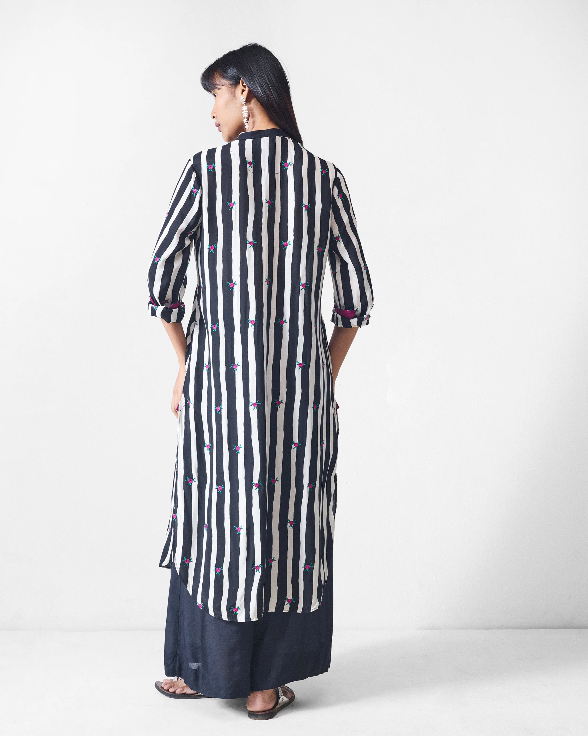 Basic Long Length Kurta - Black & Beige Printed - Image 3