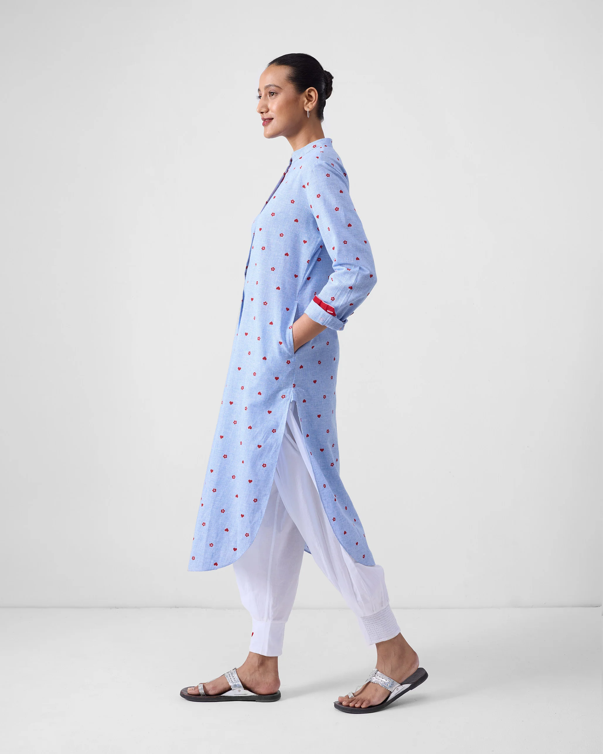 Basic Long Length Kurta - Blue & Red Print - Image 3