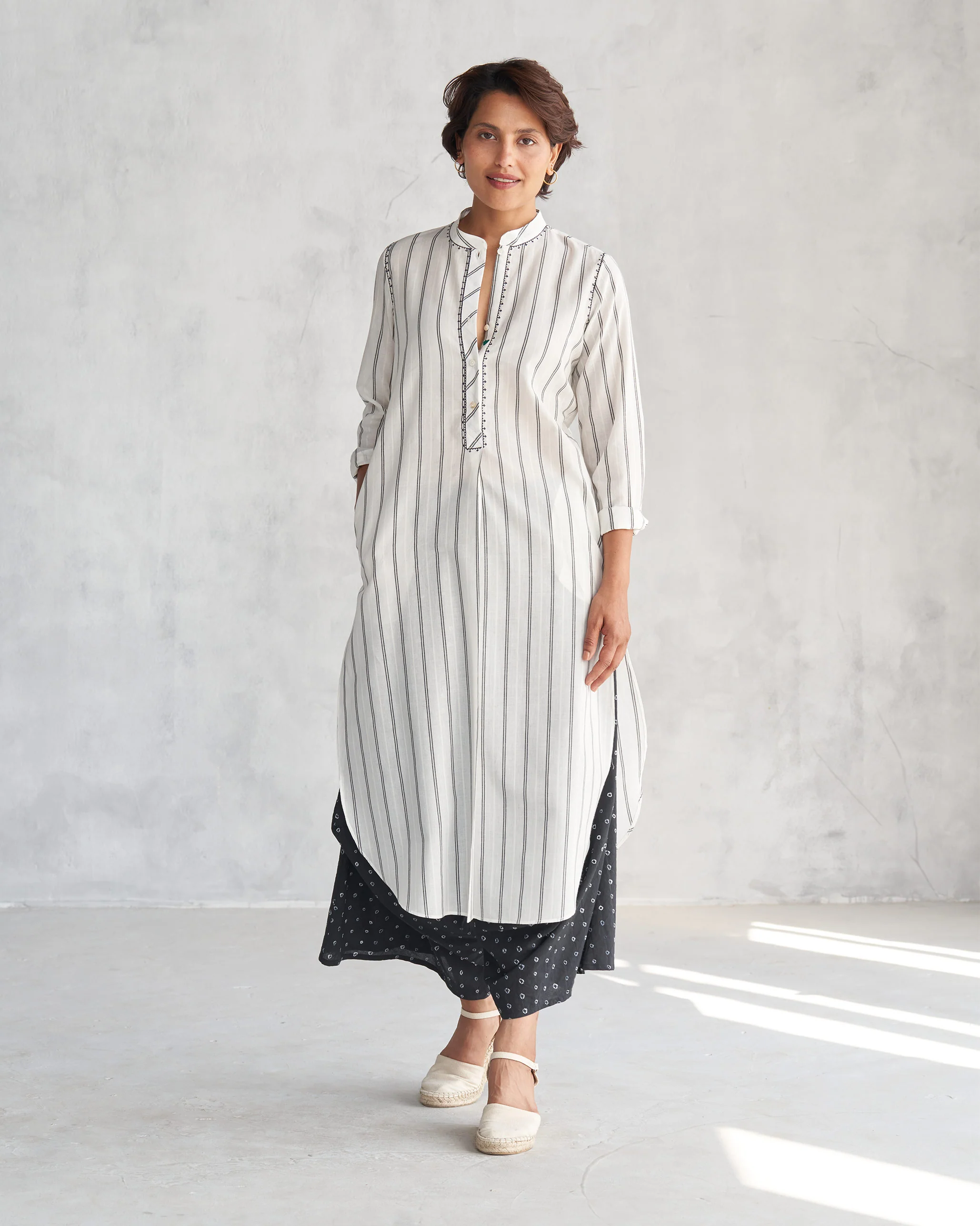 Basic Long Length Kurta - Ivory & Black - Image 7