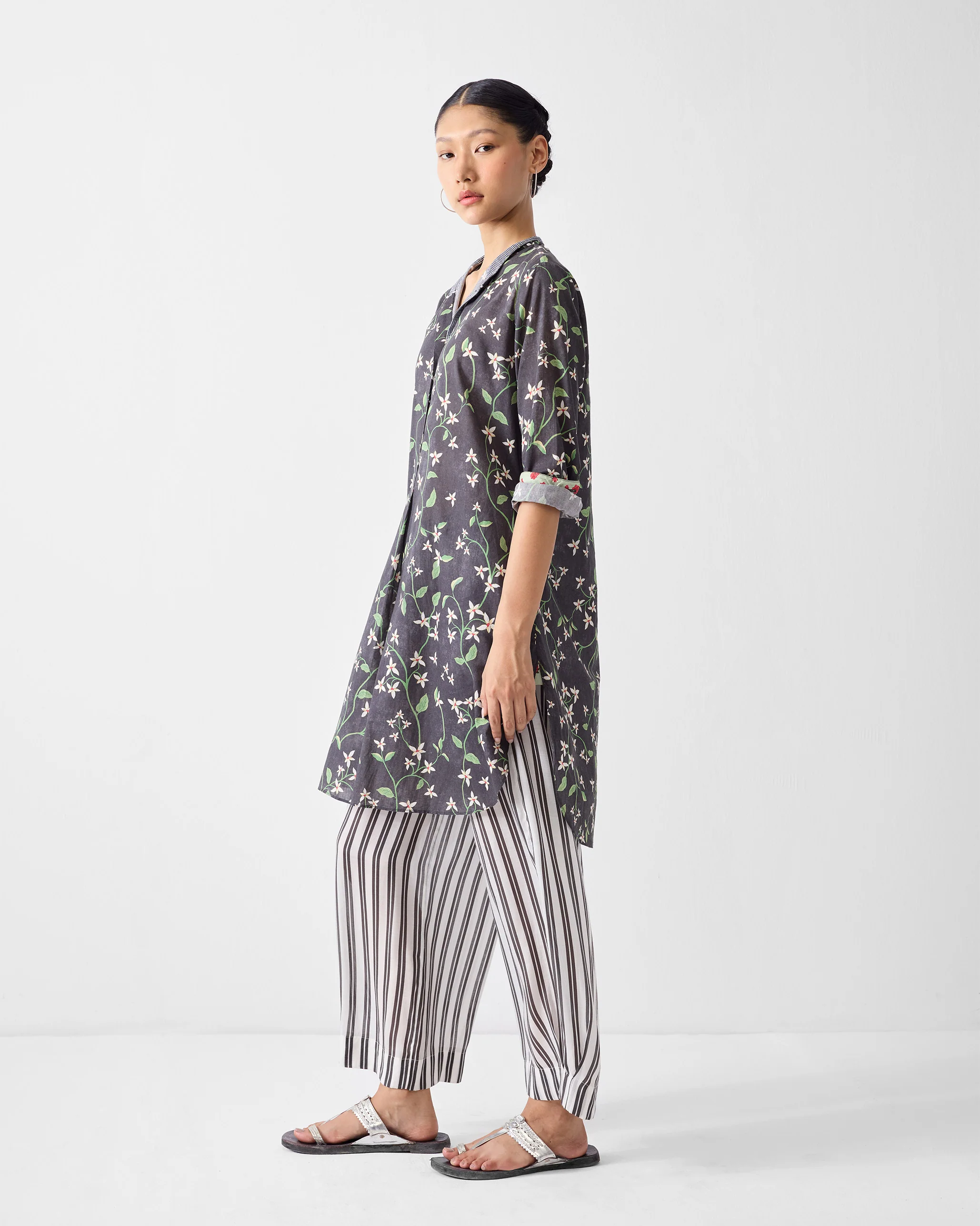 Basic Mid Length Kurta - Charcoal Print - Image 4