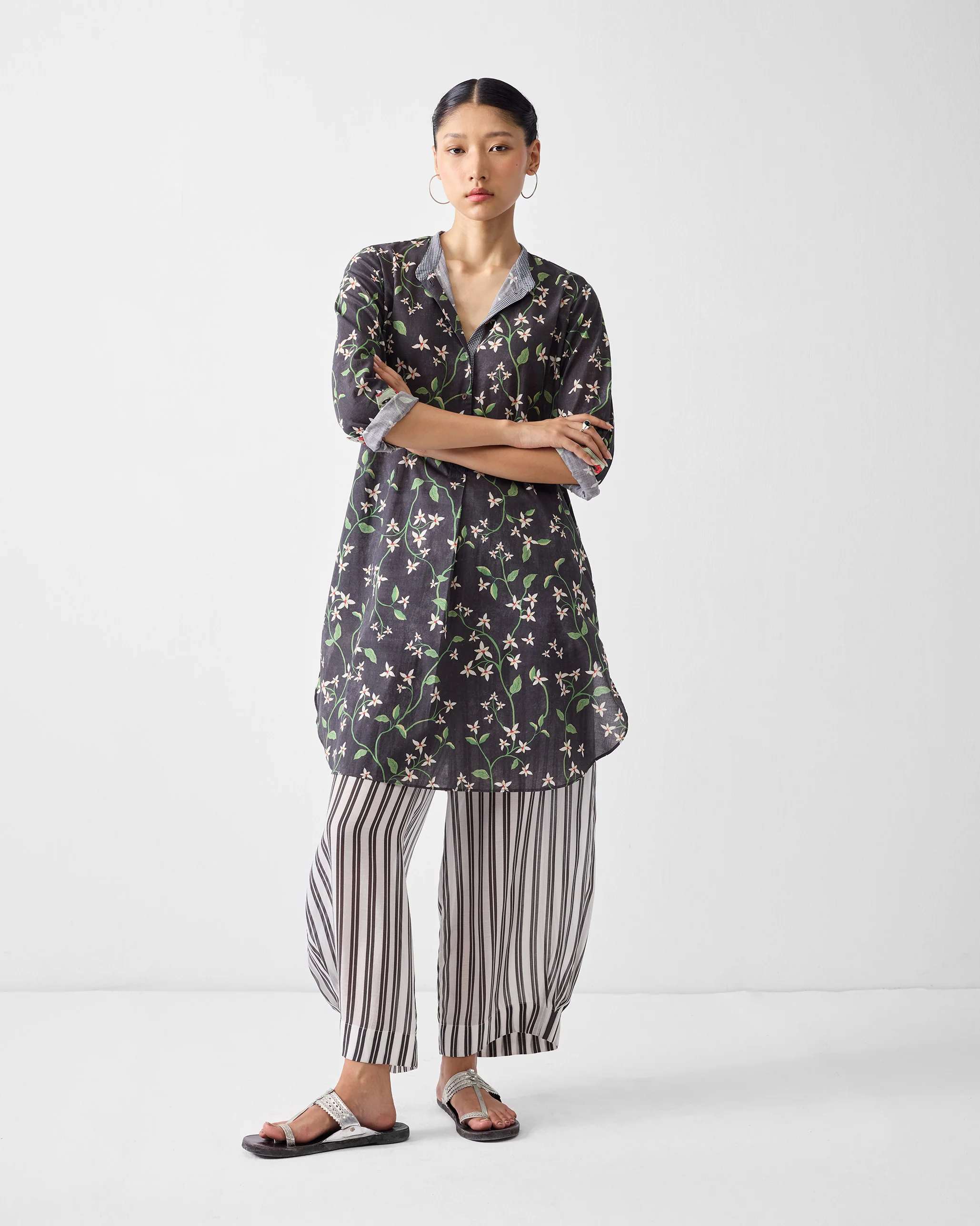 Basic Mid Length Kurta - Charcoal Print - Image 7