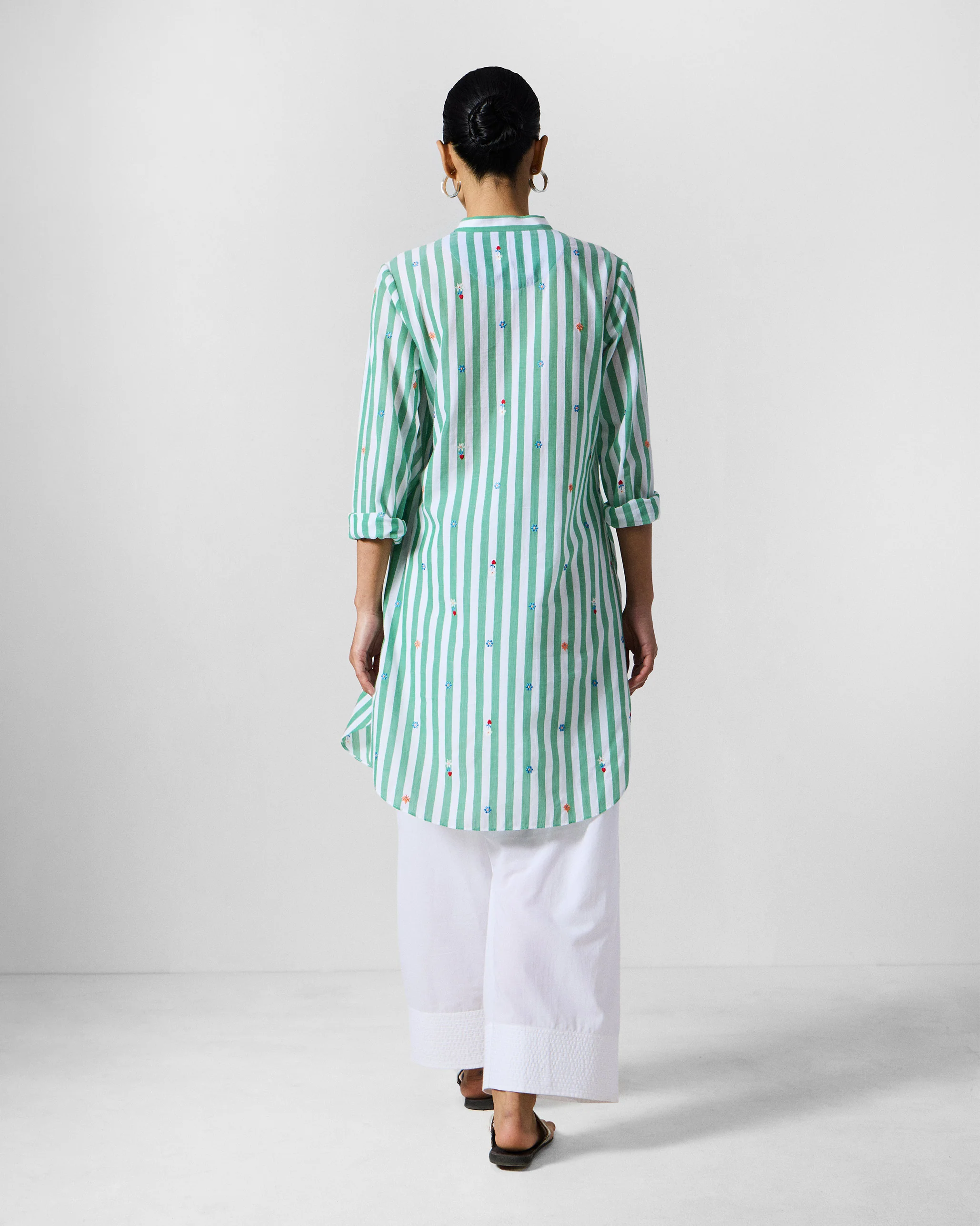 Basic Mid length Kurta - Green & White Embroidered - Image 3