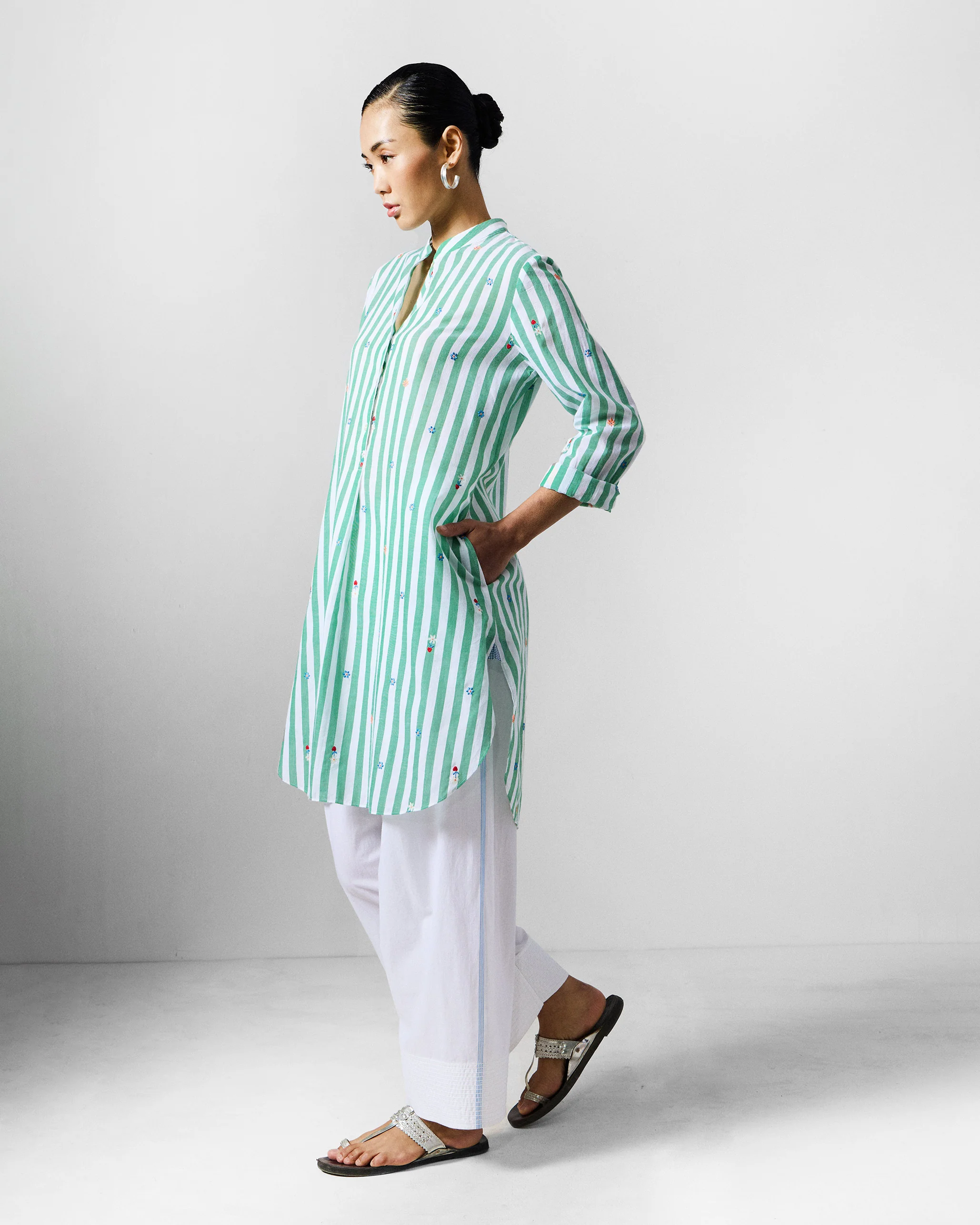 Basic Mid length Kurta - Green & White Embroidered - Image 4