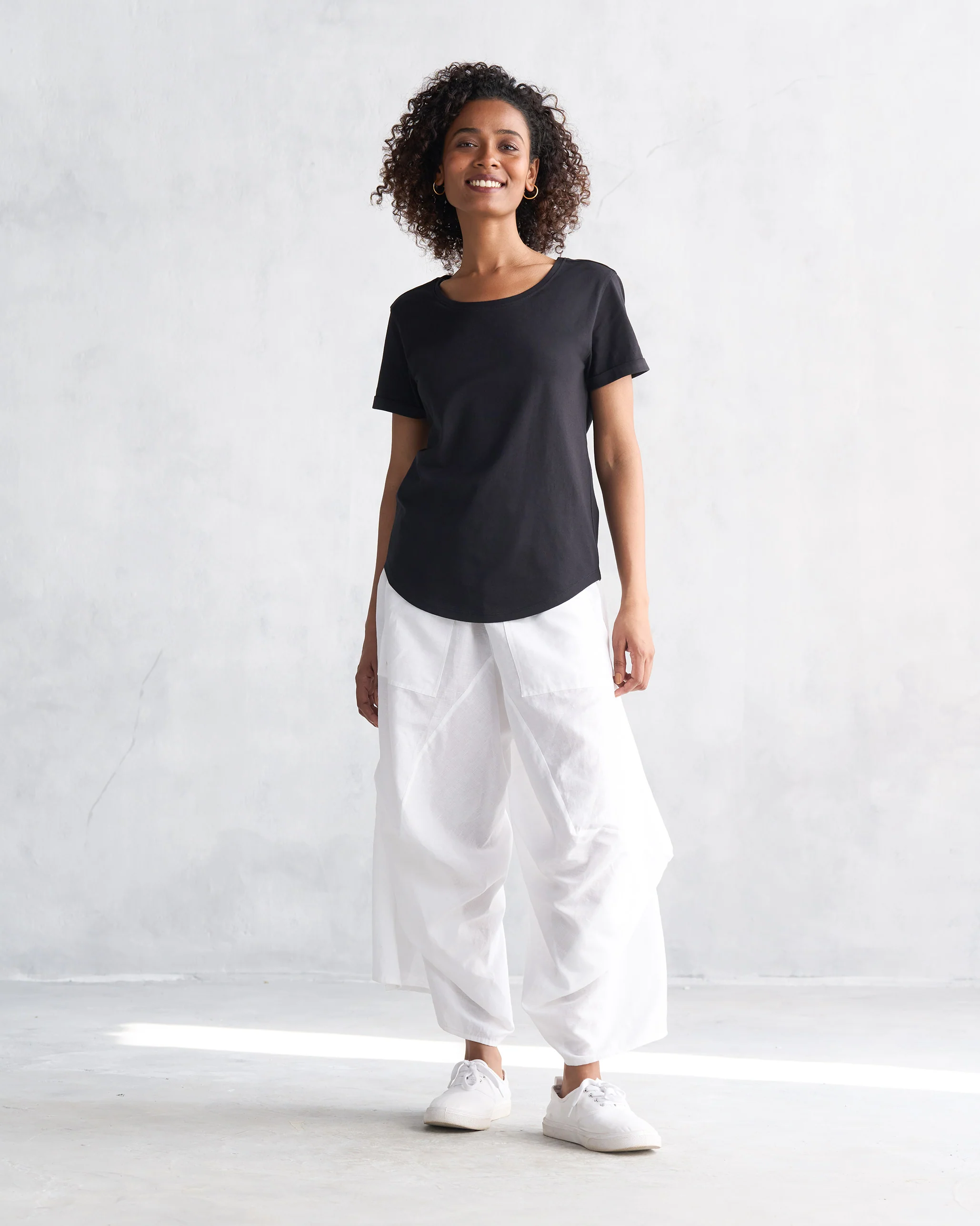 Basic T-Shirt - Black - Image 4
