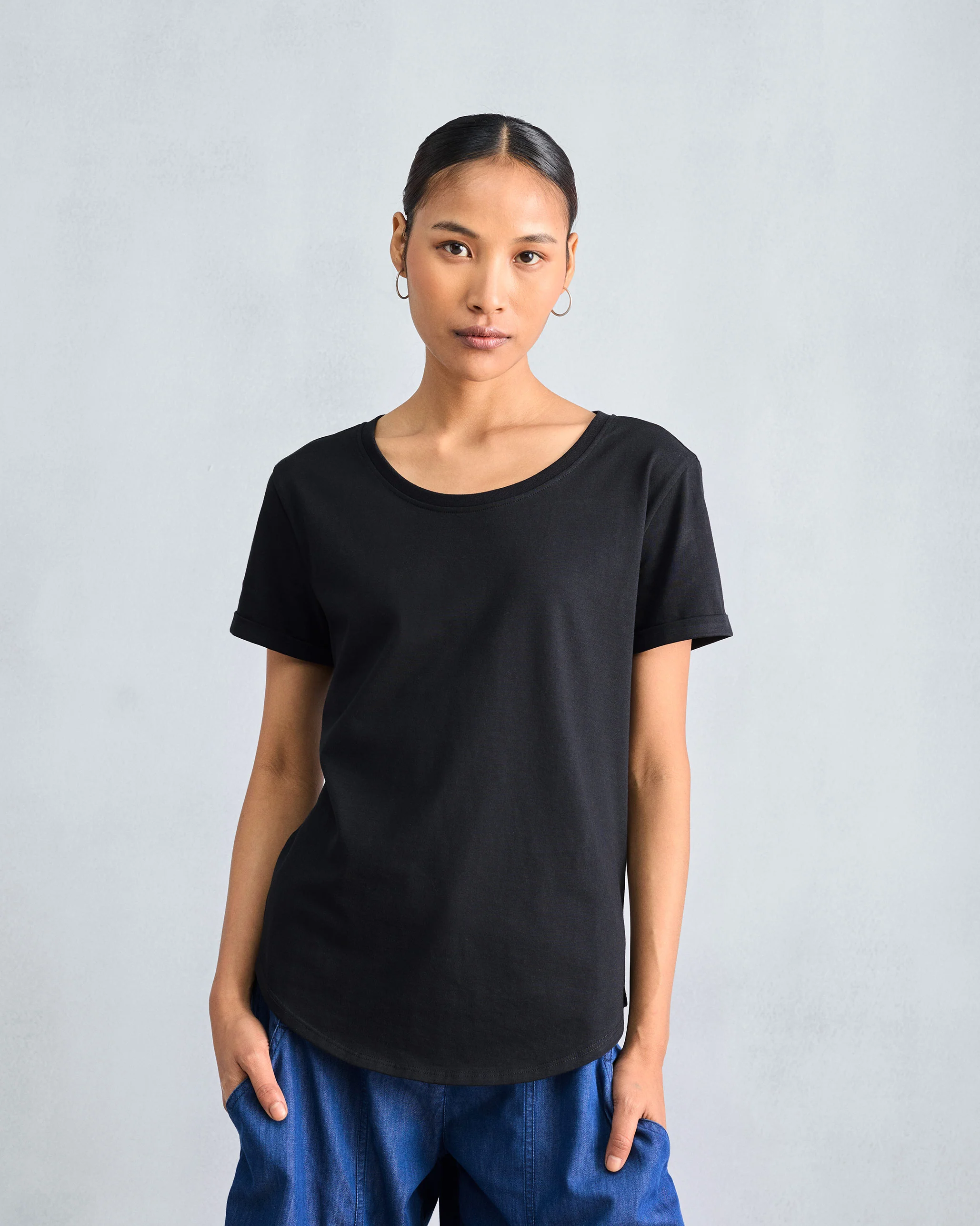 Basic T-Shirt - Black - Image 2