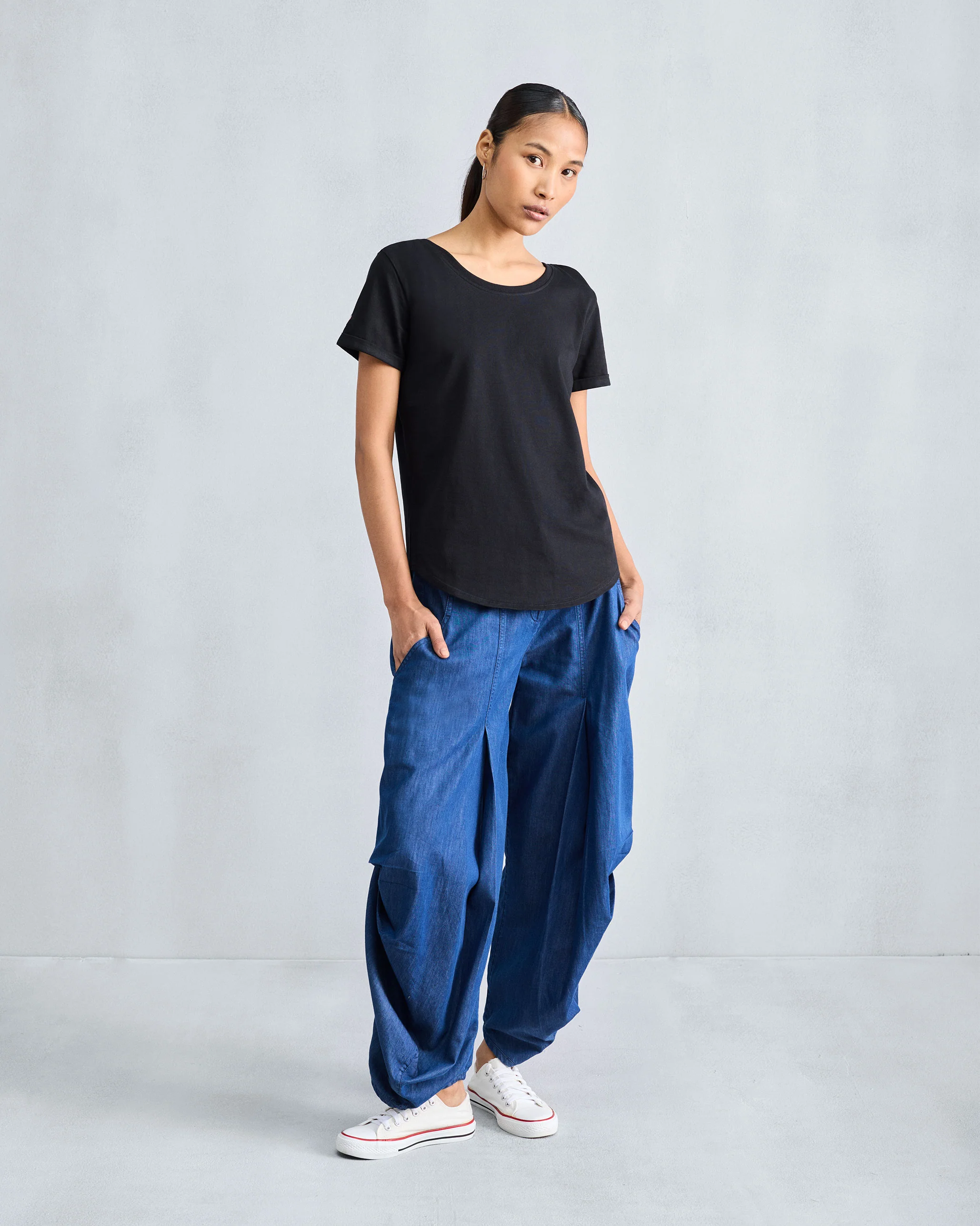 Basic T-Shirt - Black - Image 7