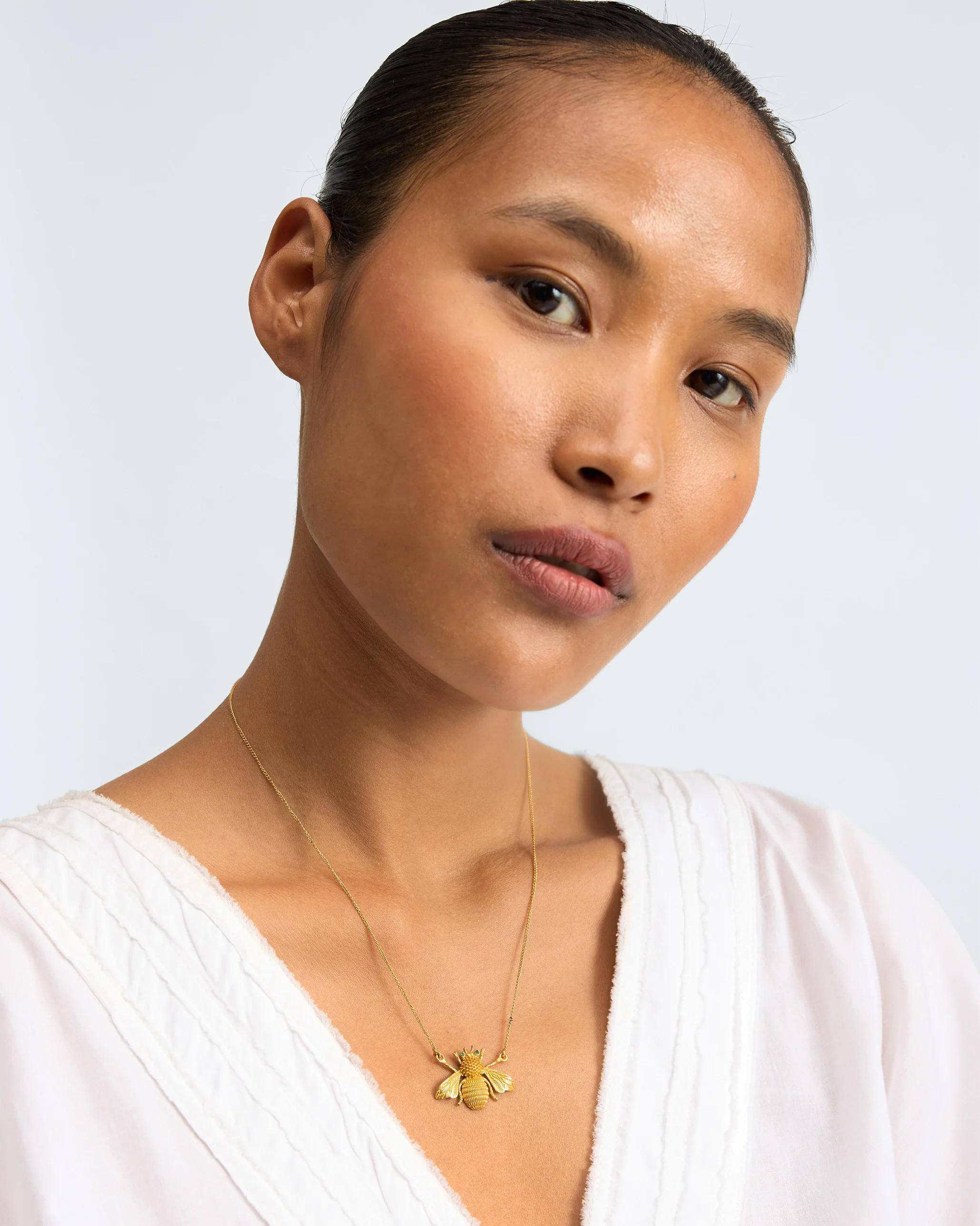 Bee Necklace (with chain) - Gold - Image 4