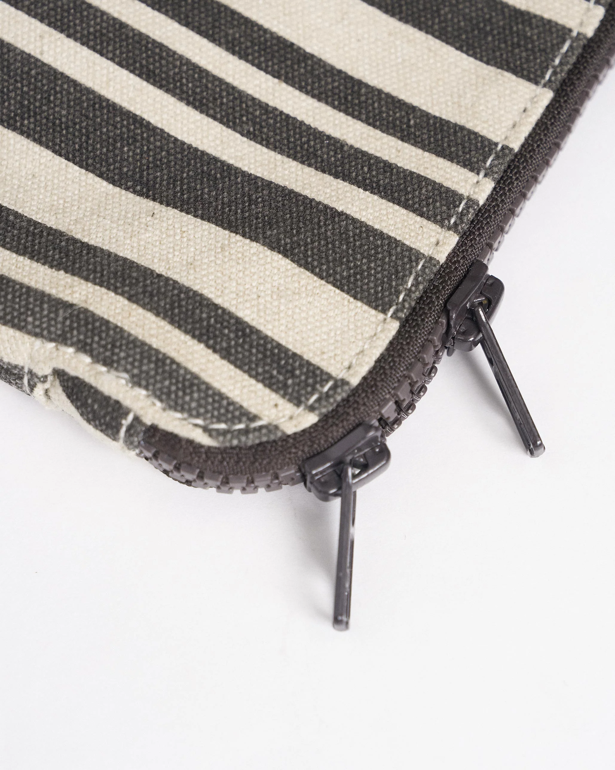 Berber Laptop Sleeve 13" - Charcoal Stripes - Image 5