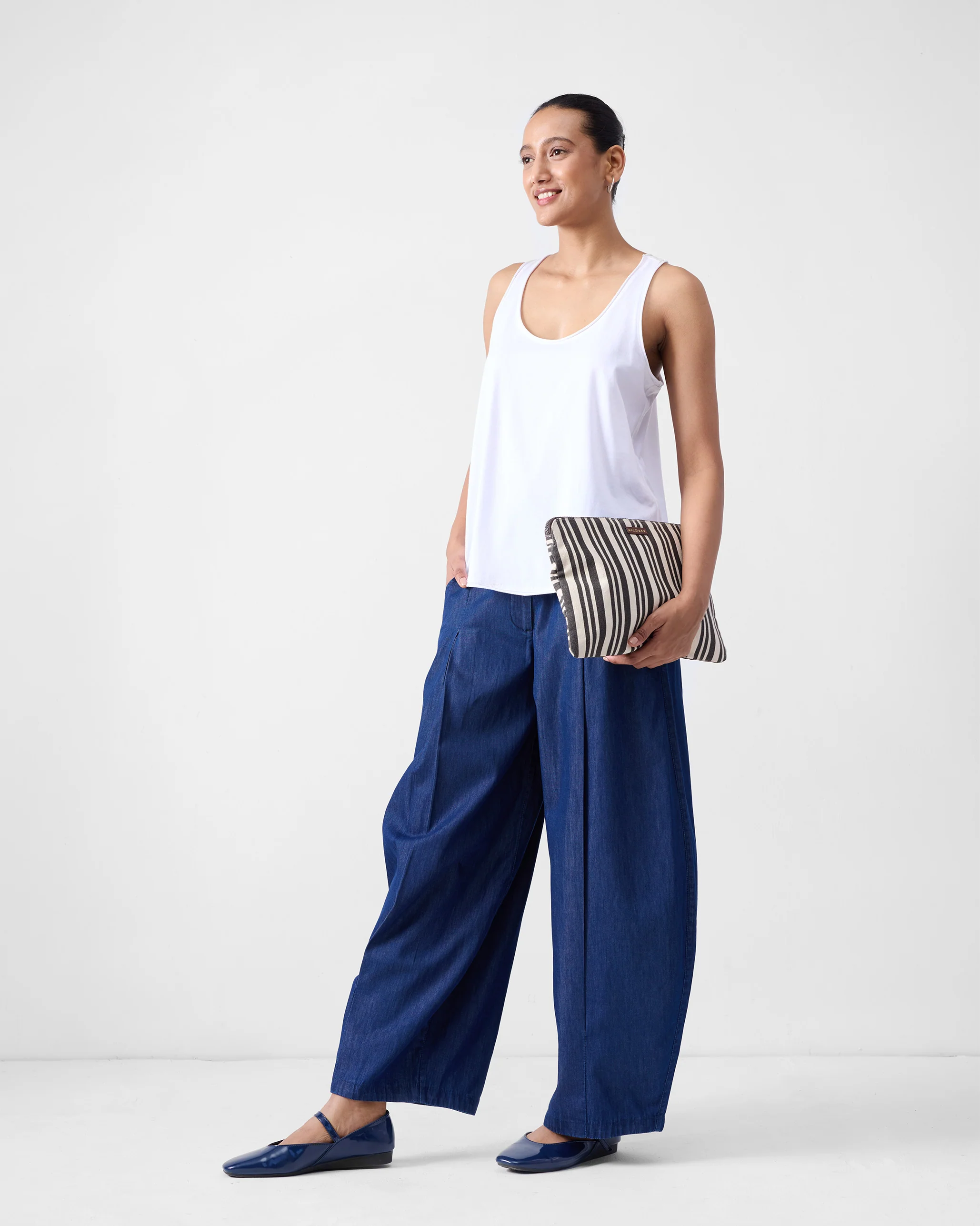 Berber Laptop Sleeve 15" - Charcoal Stripes - Image 7