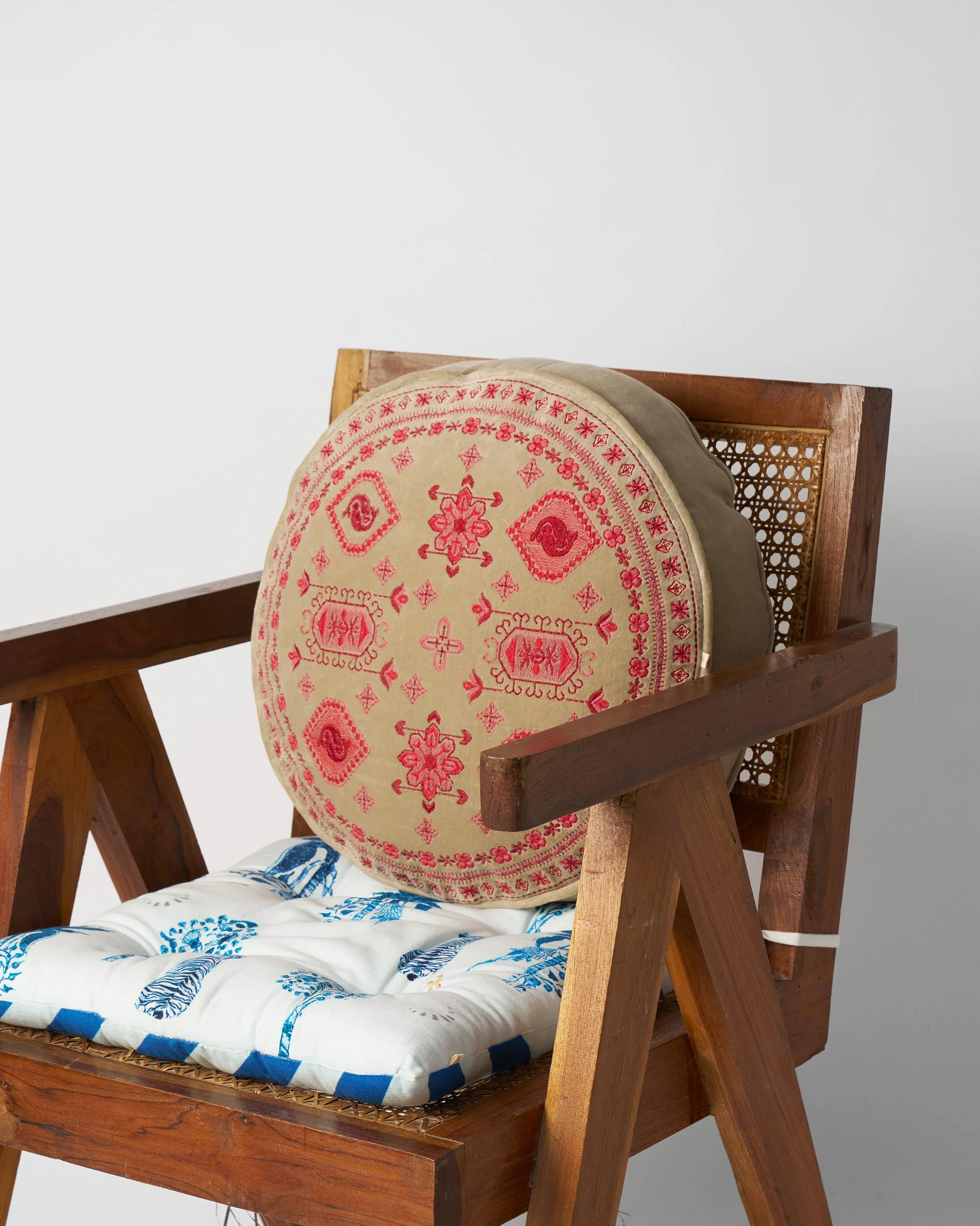 Berber Round Cushion Cover (Beige) - Image 4