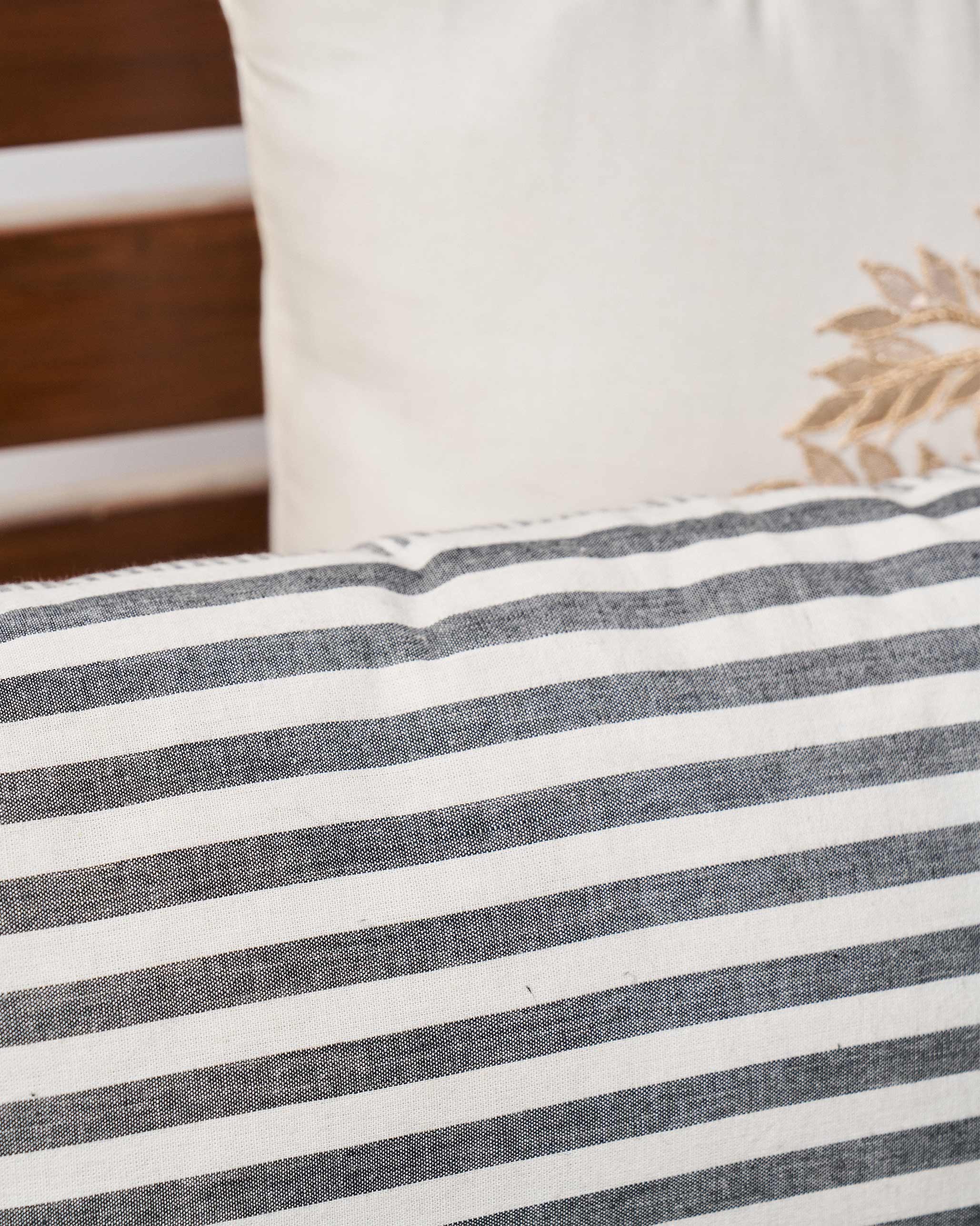 Black & White Pillow Cover - Image 4