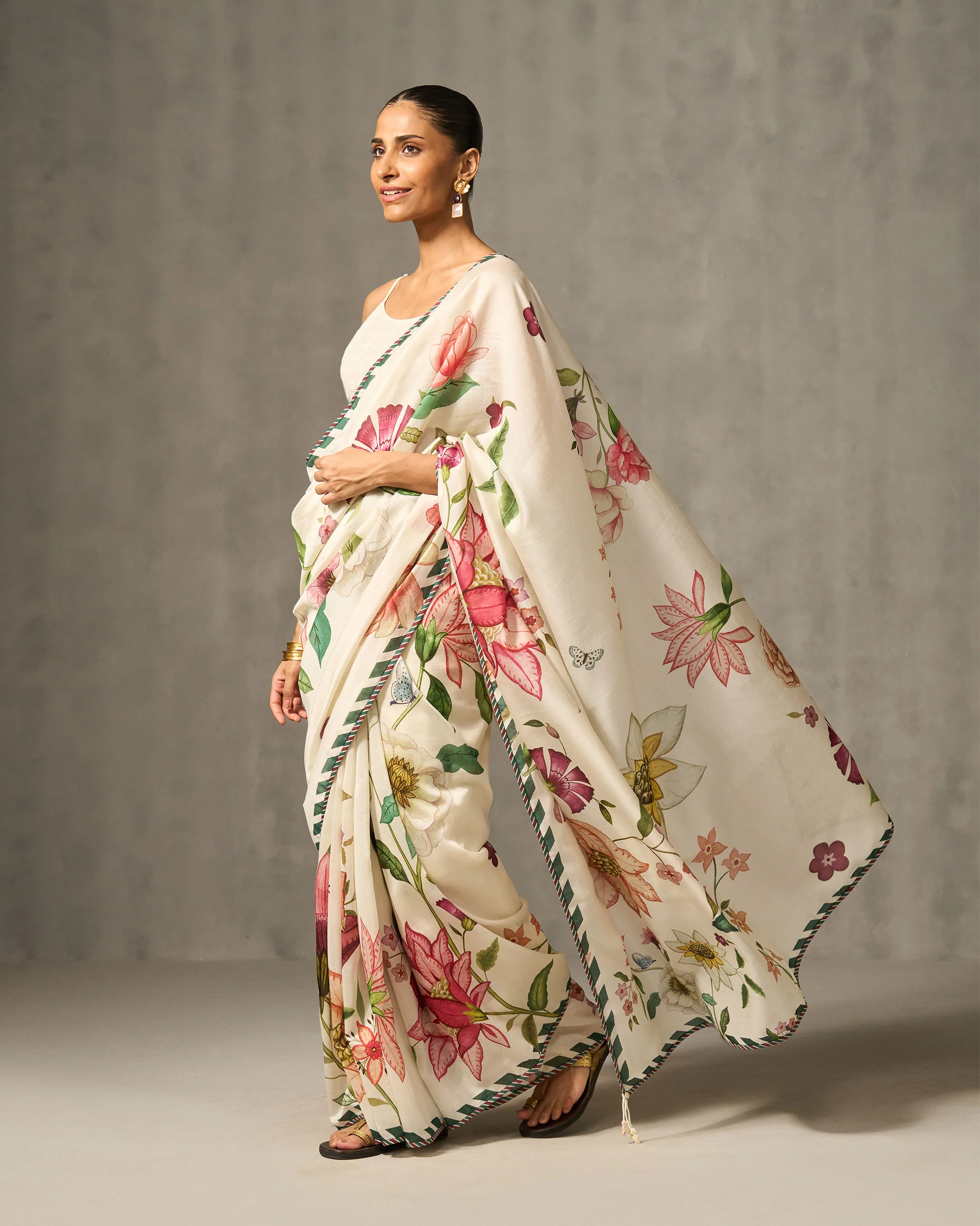 Bloom Bed Sari - Ivory Print - Image 2