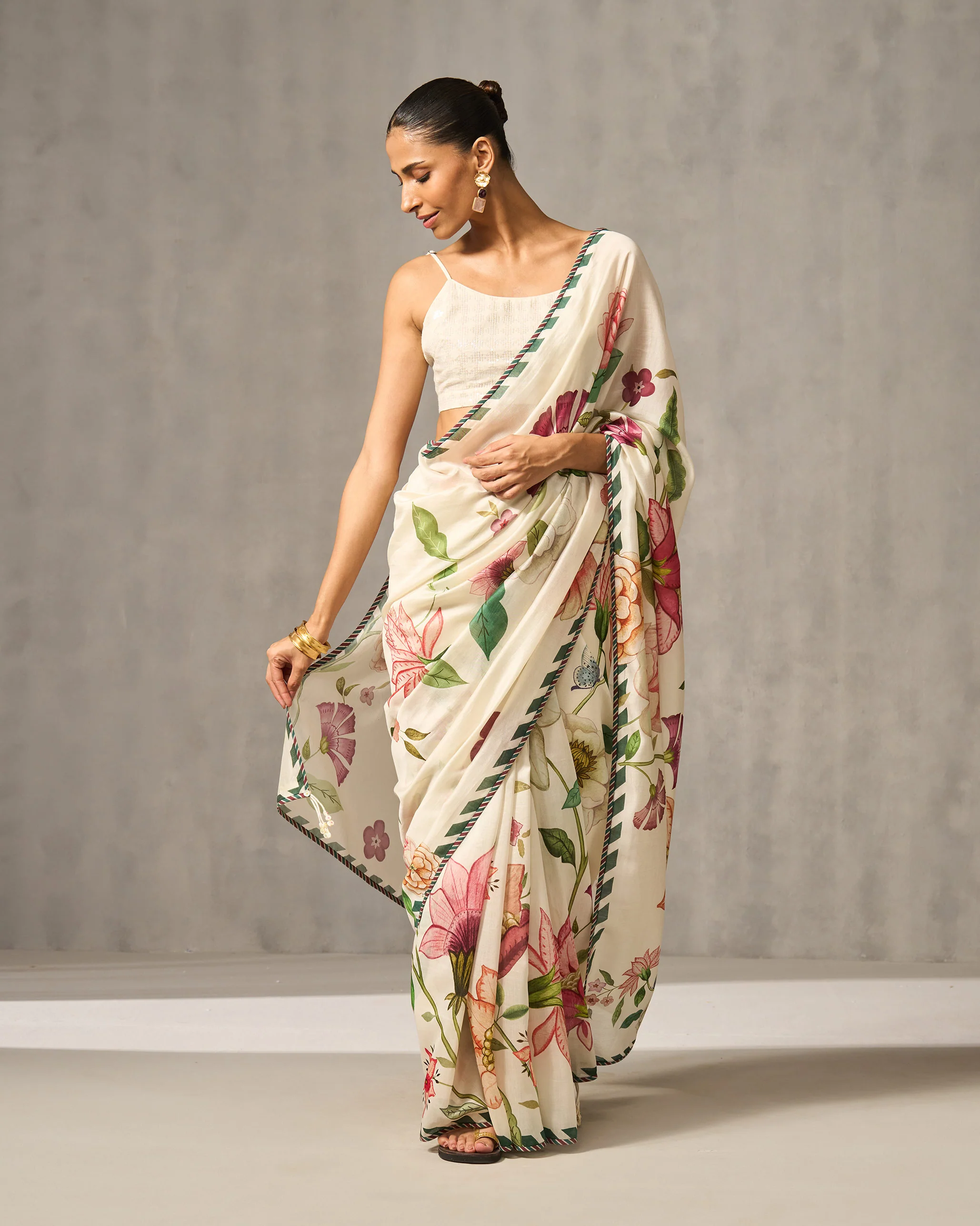 Bloom Bed Sari - Ivory Print - Image 5