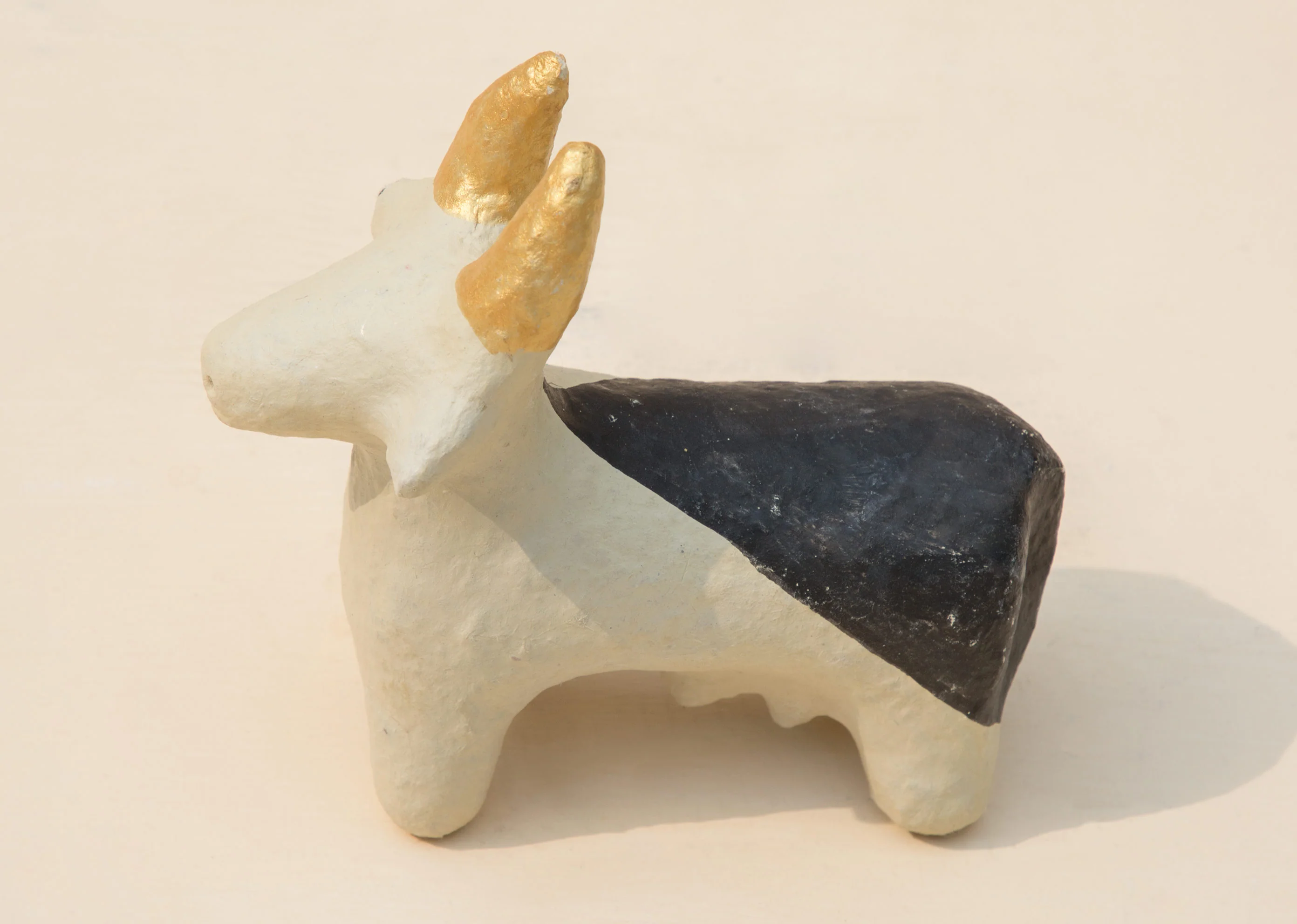 Bull Solid Accent Piece - Image 3