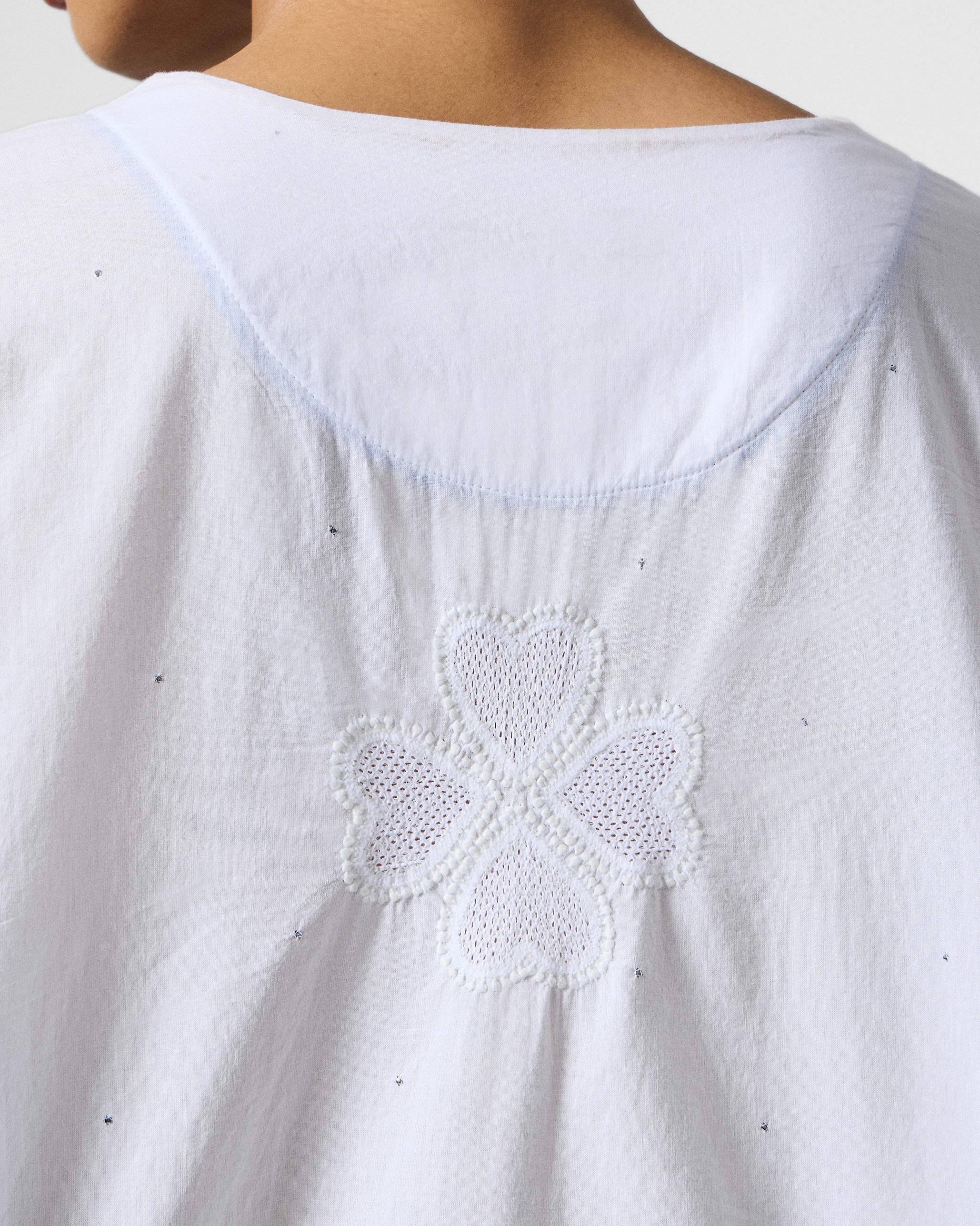 Calicut Kurta - White Embroidered - Image 4
