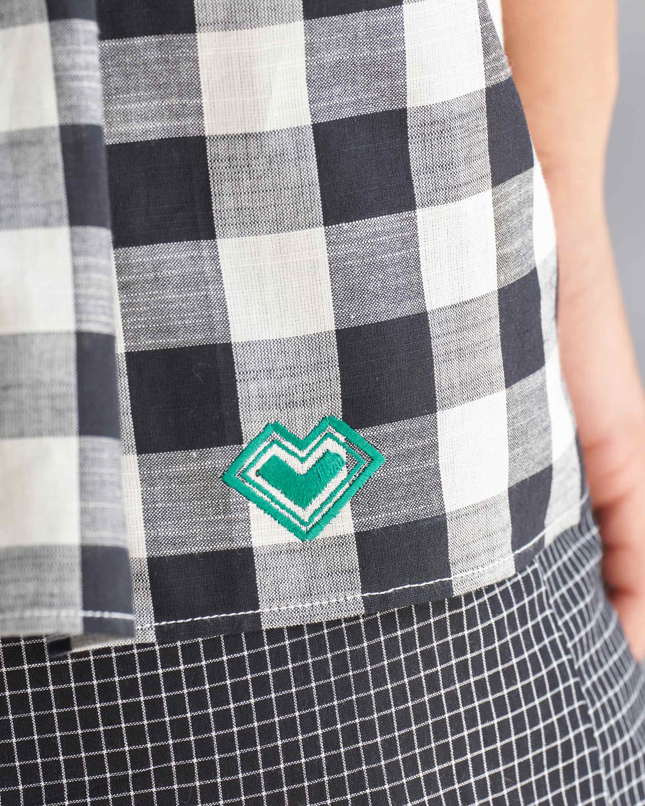 Checkered Pintuck Top - Black & Ivory - Image 3